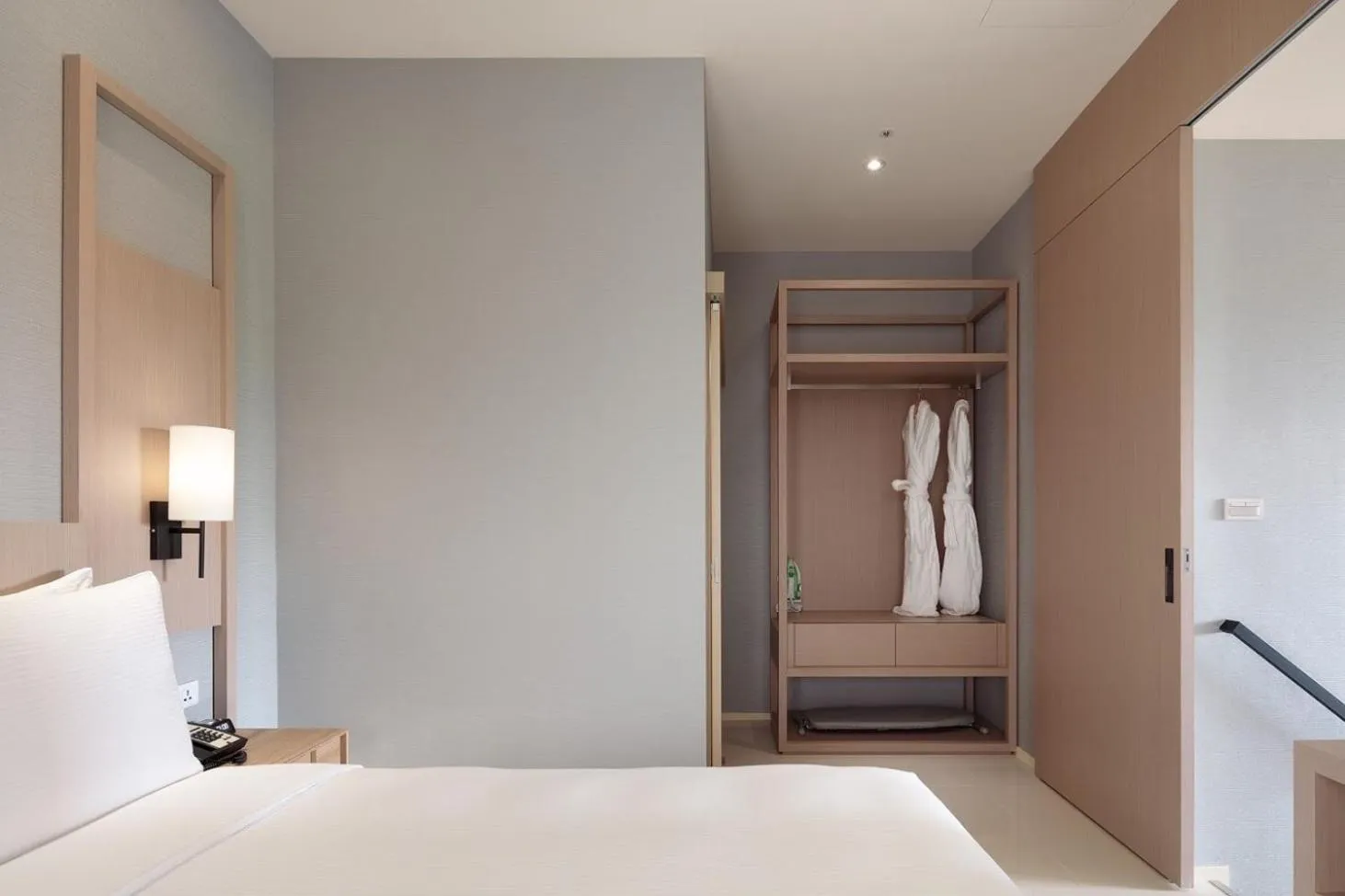 Bedroom, Bed in Jolley Hotel