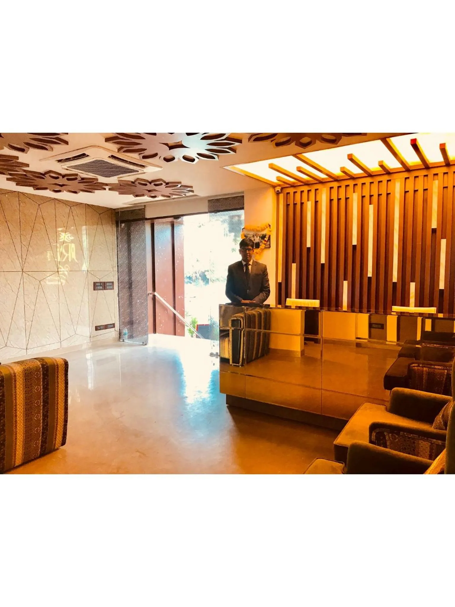 JRD Pride-Business Hotel