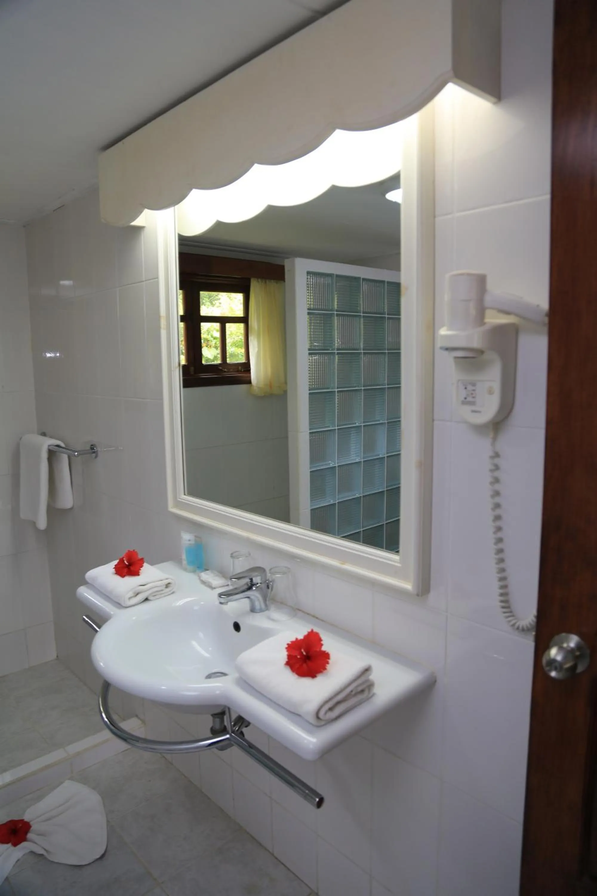 Bathroom in La Digue Island Lodge