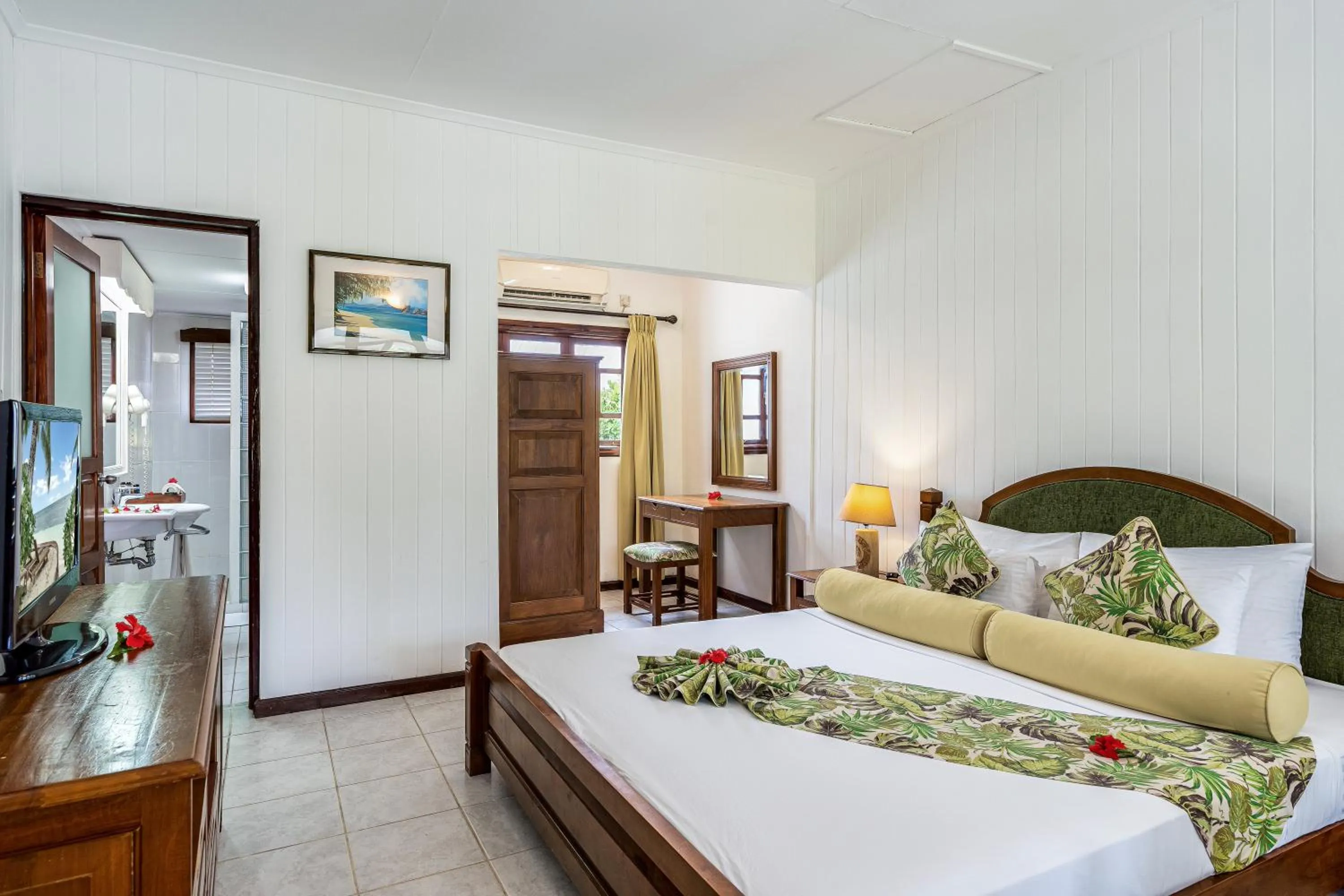 View (from property/room), Bed in La Digue Island Lodge
