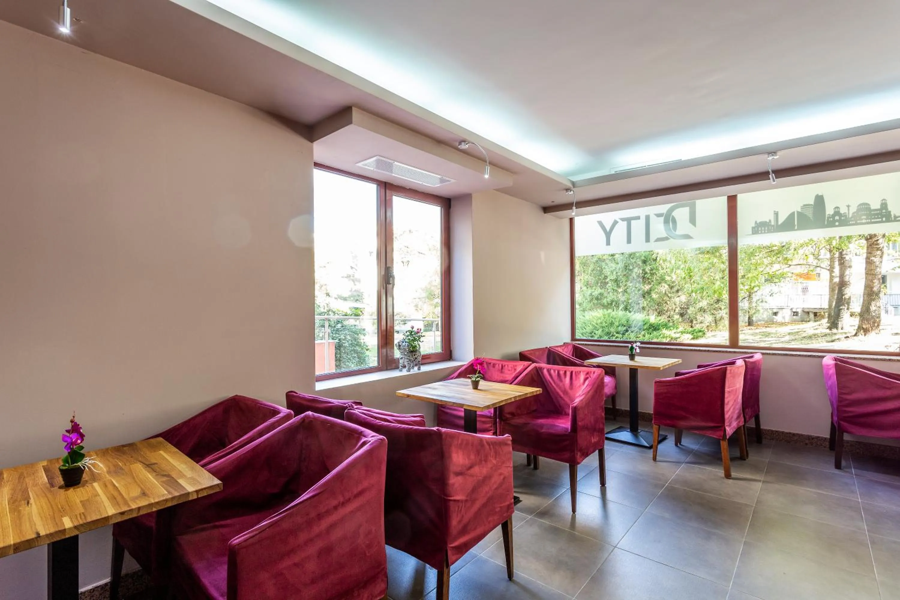 Restaurant/places to eat in CityHome Aparthotel