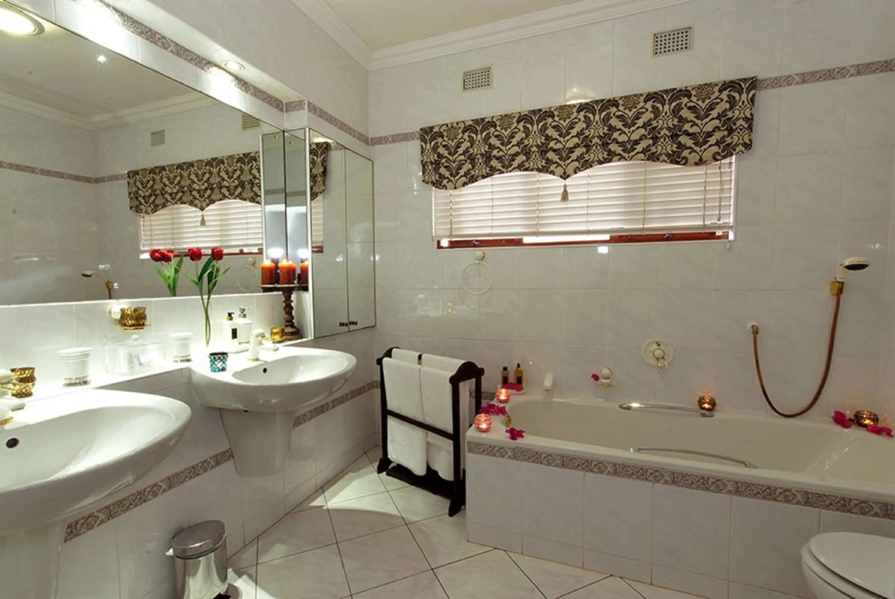 Bathroom in Anchor's Rest Guesthouse and Self Catering