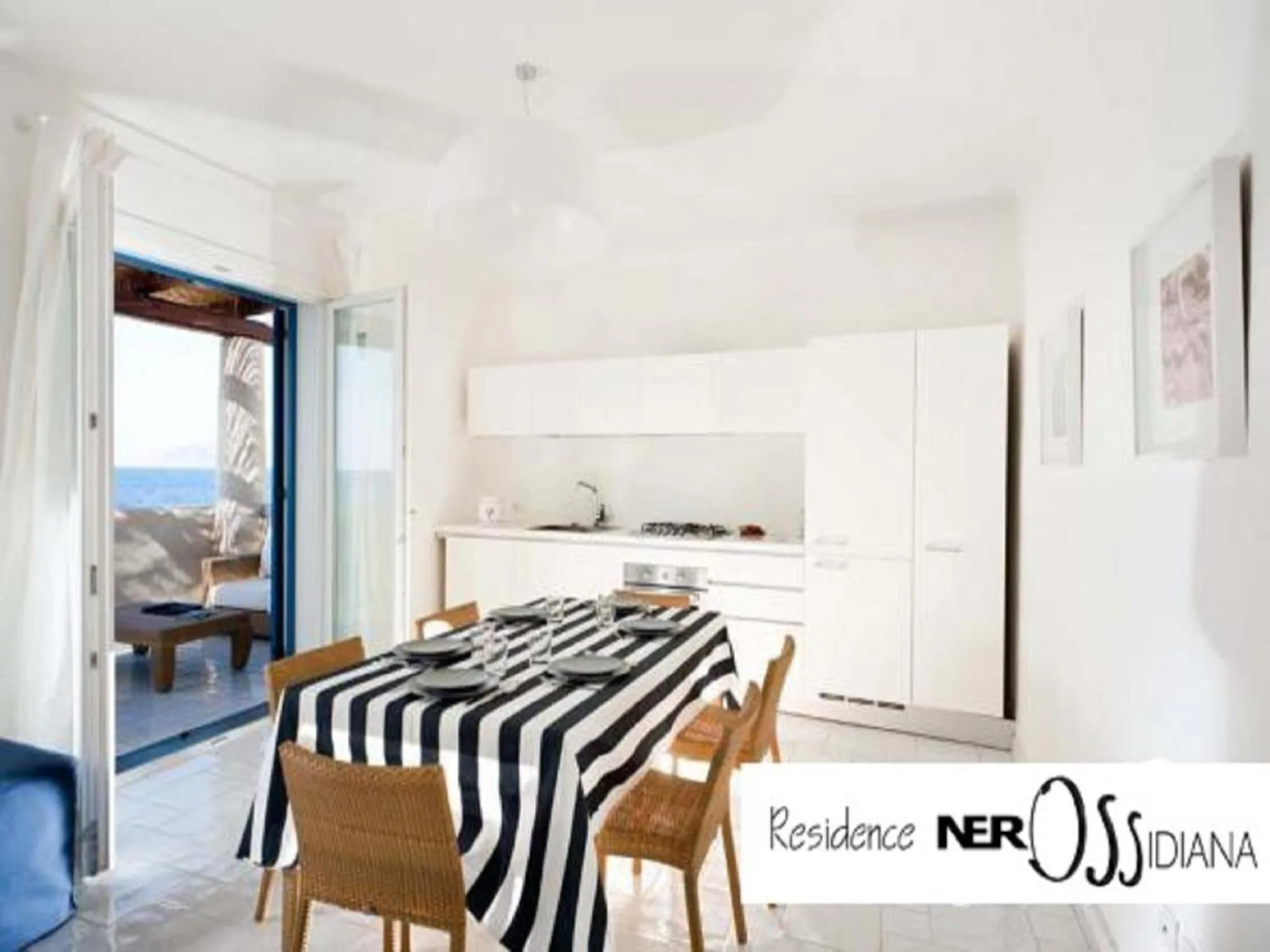 Dining area in NerOssidiana