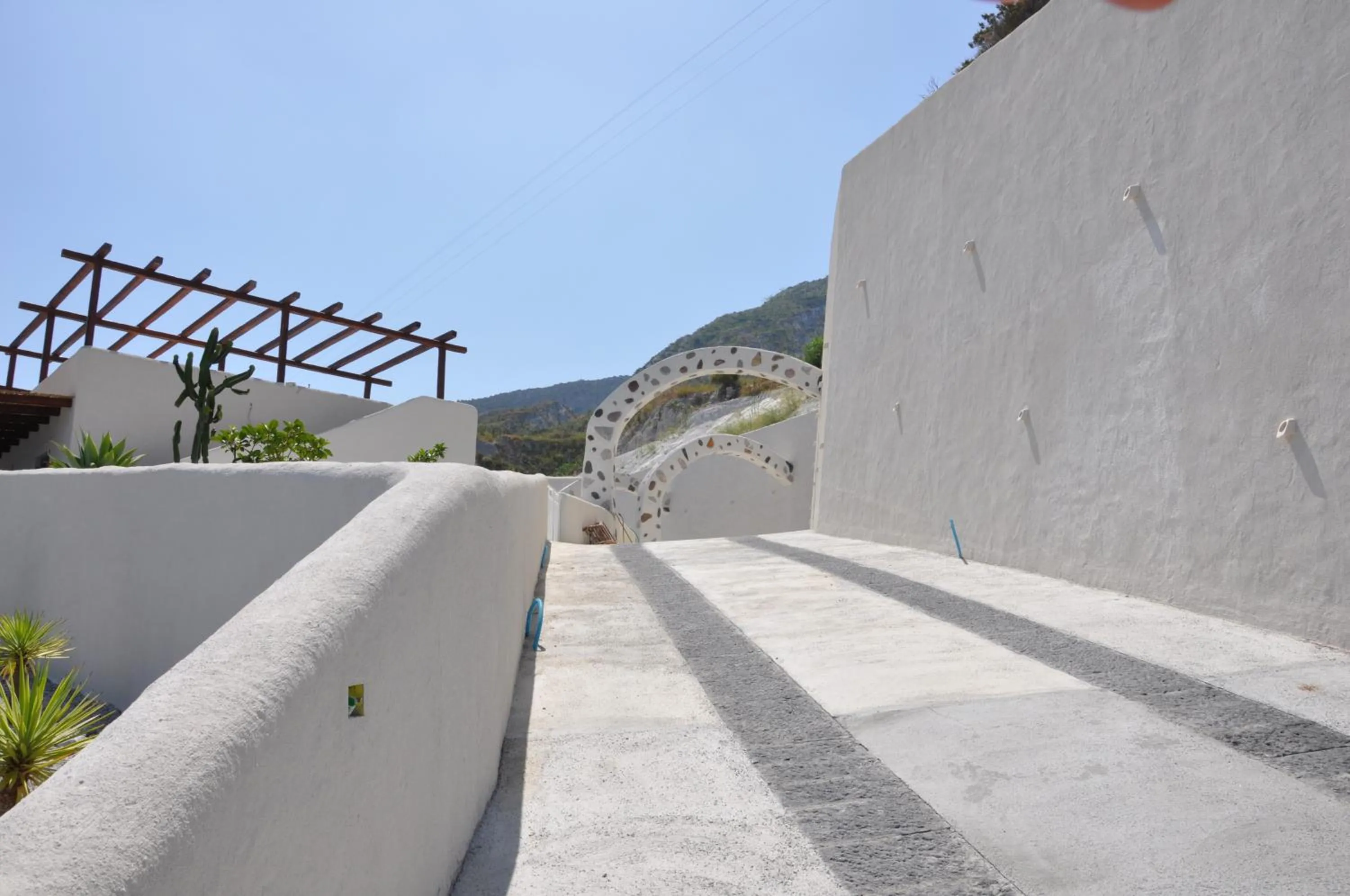 Property building in NerOssidiana