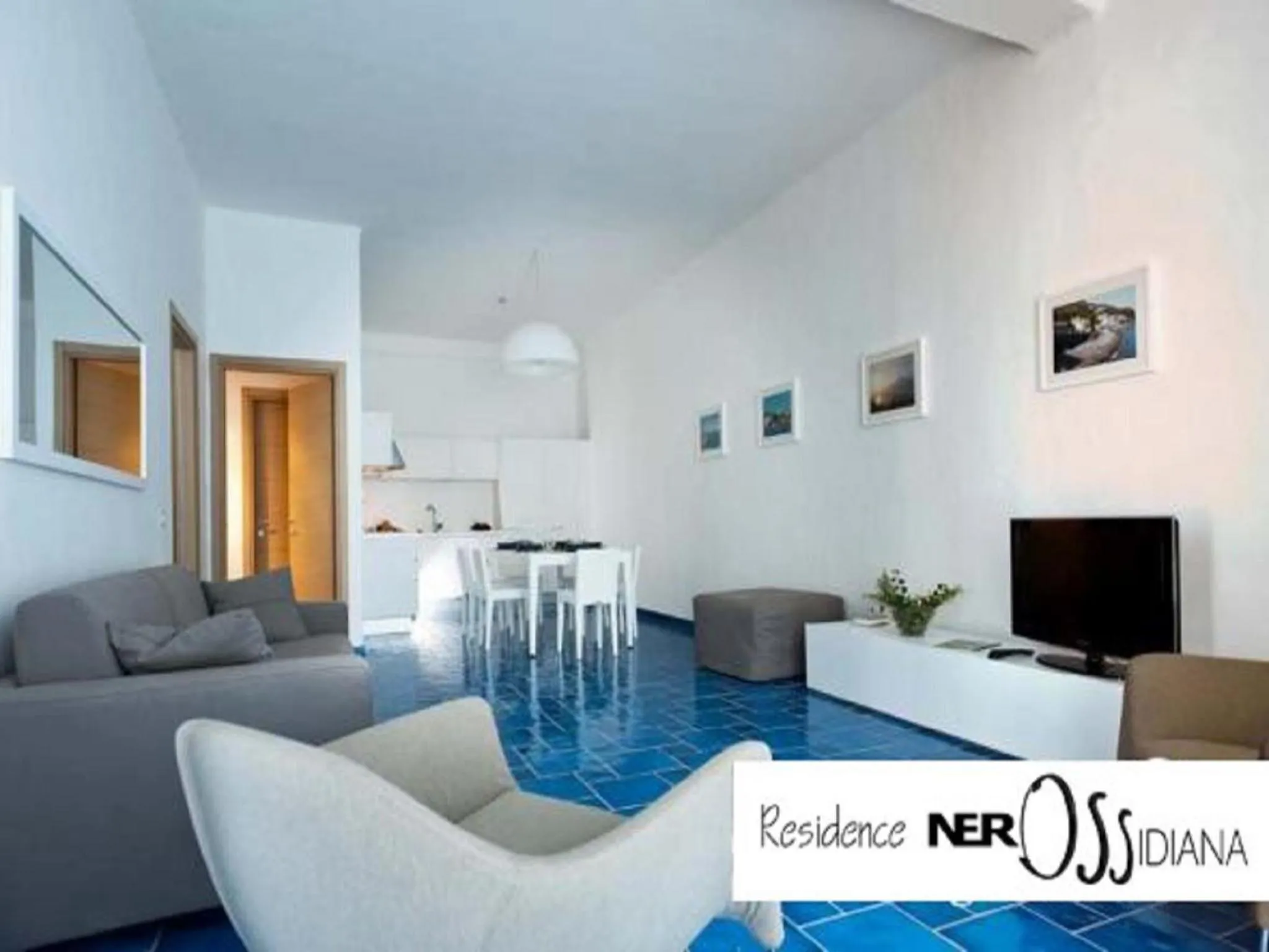 Living room in NerOssidiana