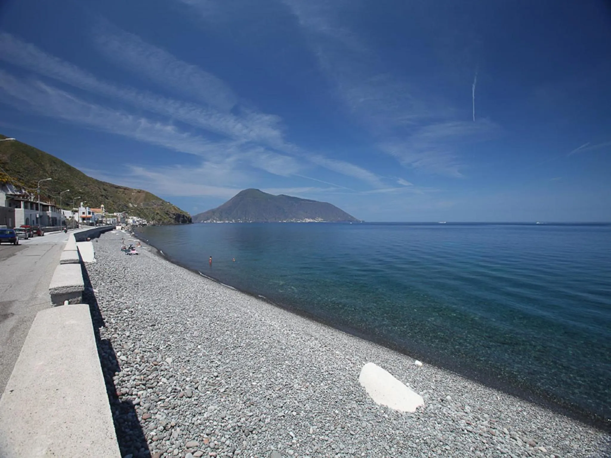 Beach in NerOssidiana