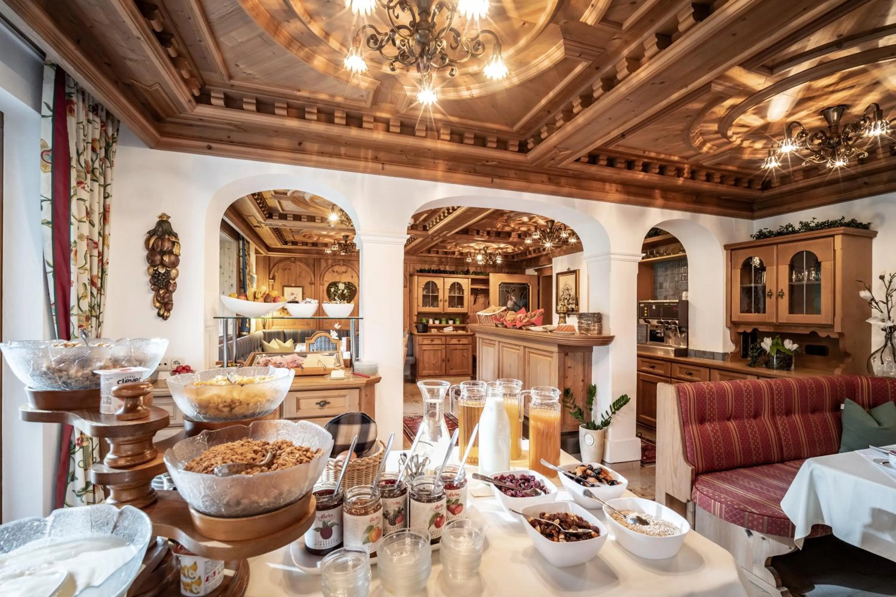 Buffet breakfast in Hotel Garni Erler