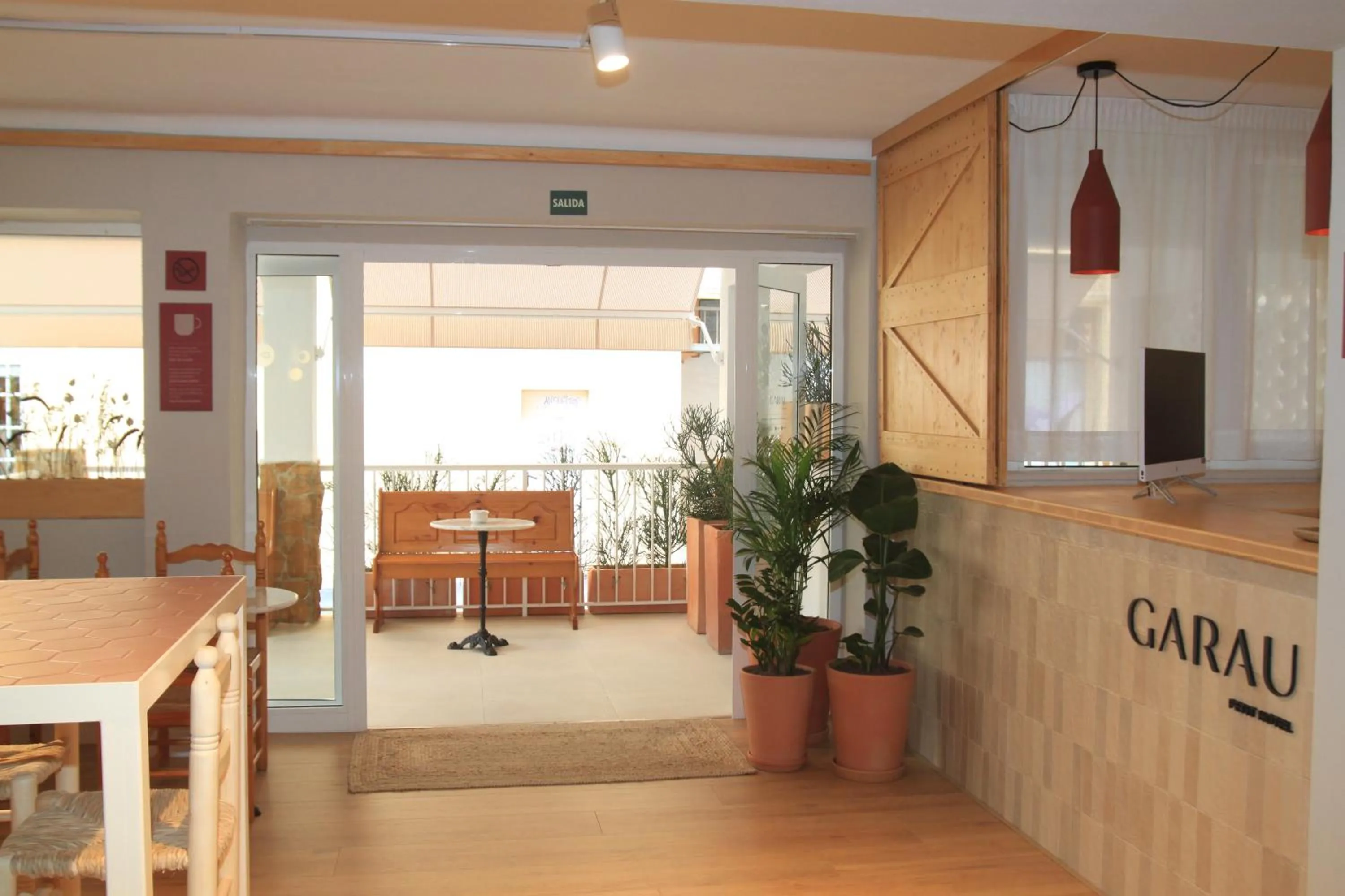 Area and facilities in Garau Petit Hotel