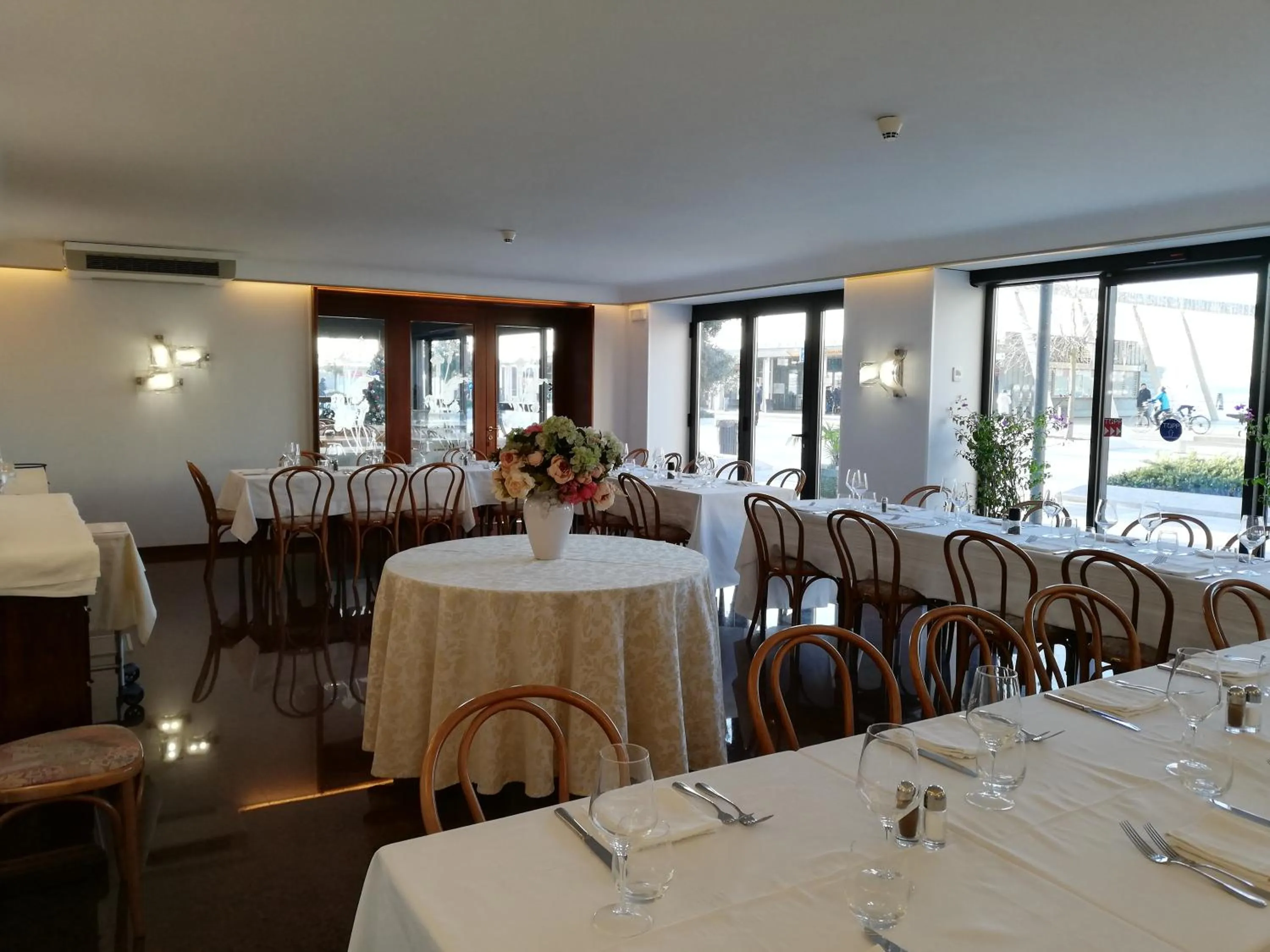 Restaurant/places to eat in Hotel Belvedere