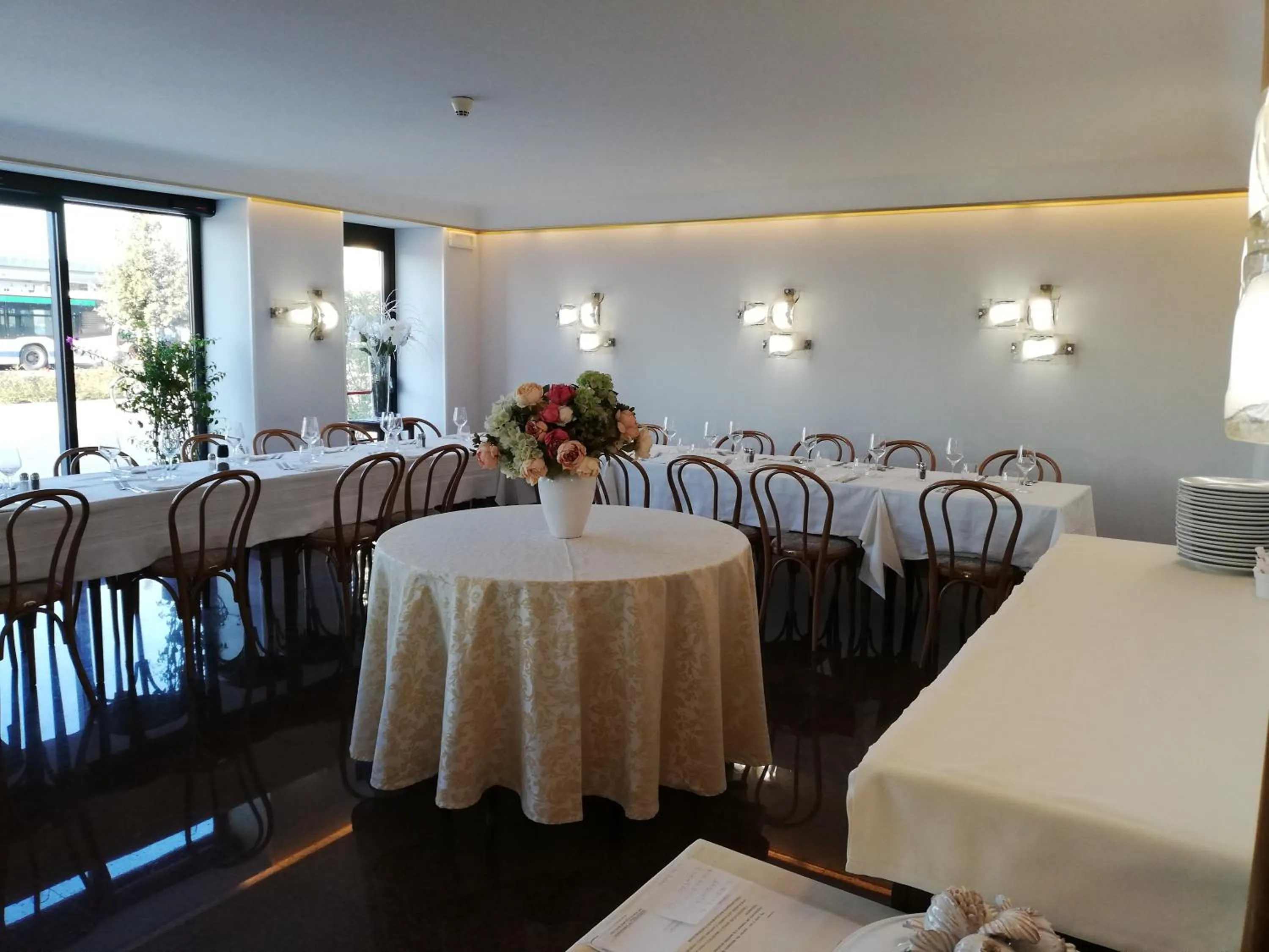 Restaurant/places to eat in Hotel Belvedere