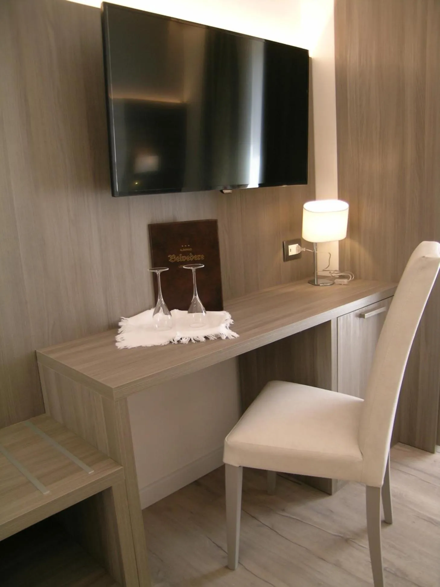 Restaurant/places to eat in Hotel Belvedere