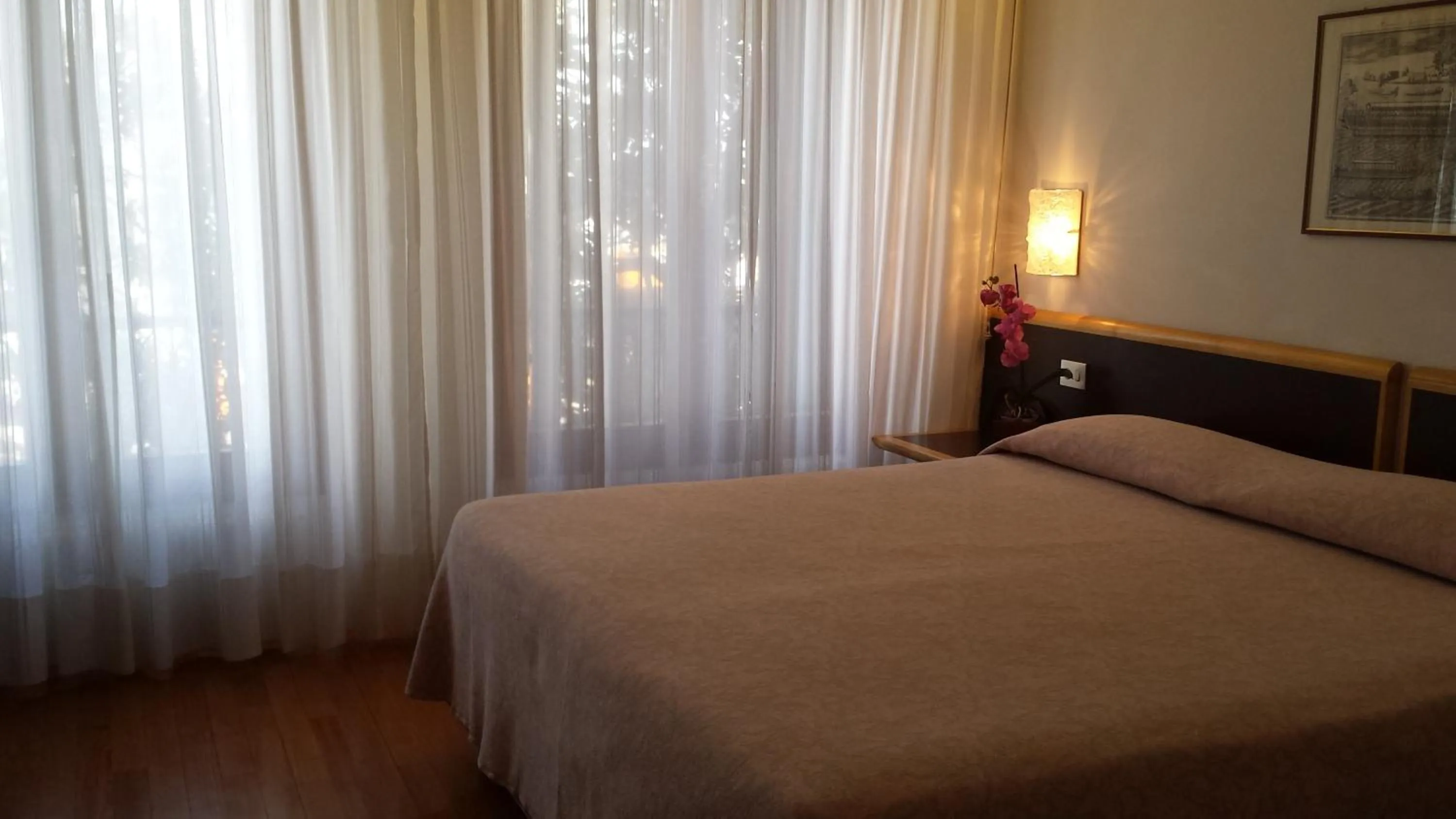 View (from property/room), Bed in Hotel Belvedere