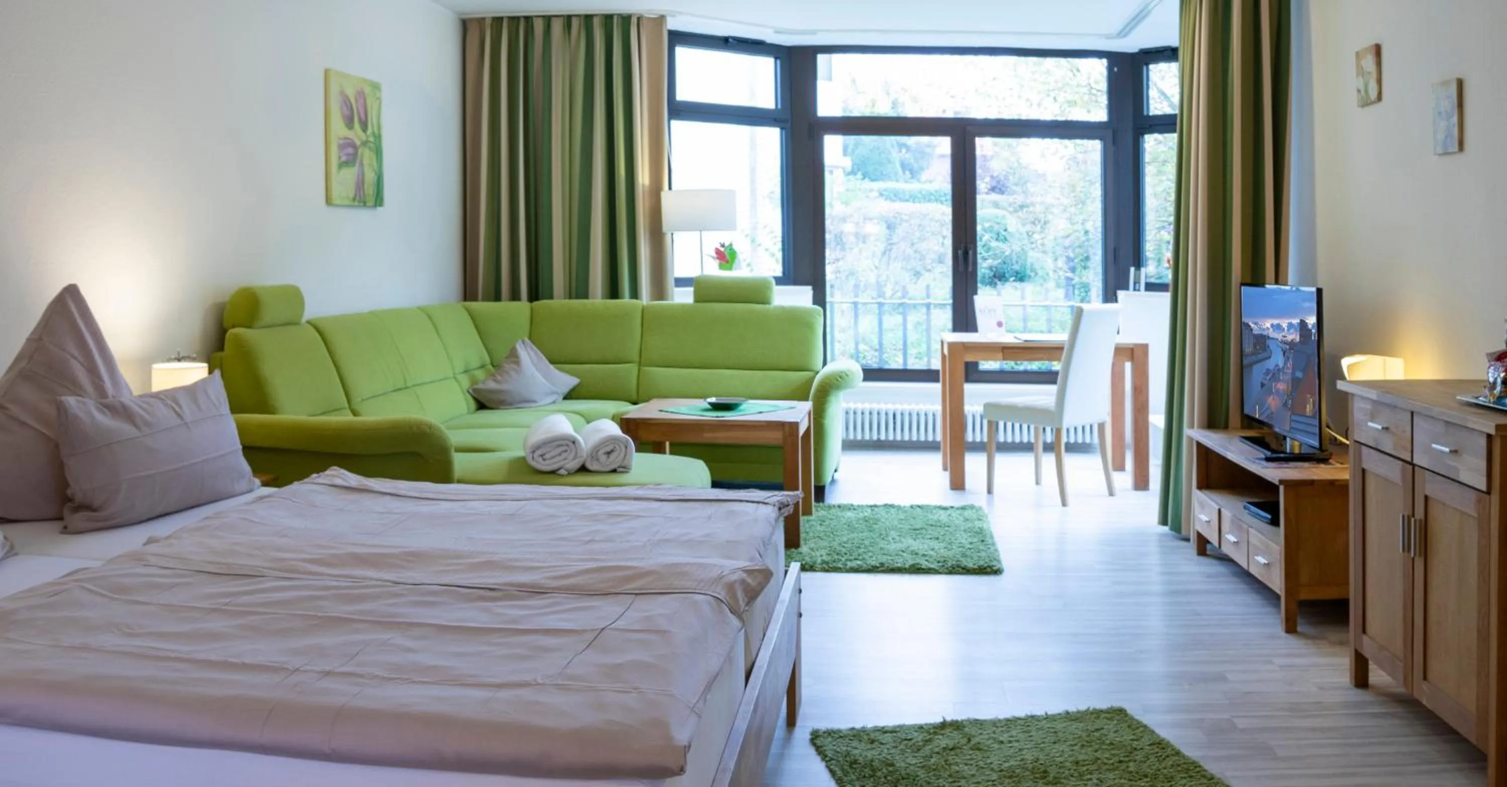 Photo of the whole room, Bed in Haus Roseneck mit gratis Zugang zur Jod-Sole-Therme