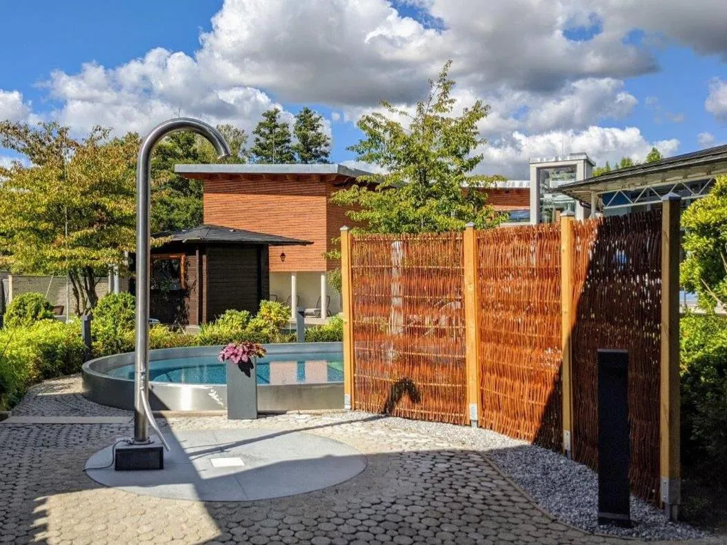 Hot Spring Bath in Haus Roseneck mit gratis Zugang zur Jod-Sole-Therme