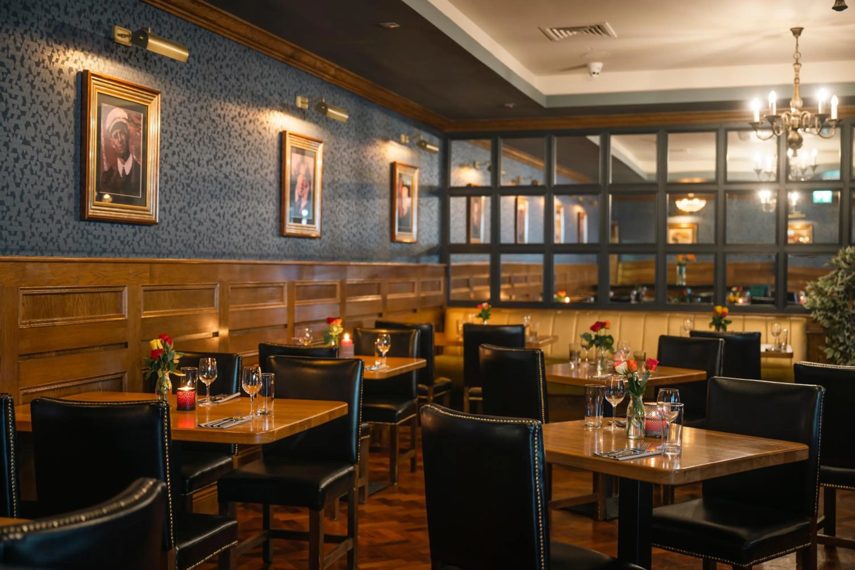 Restaurant/places to eat in Scott's Hotel