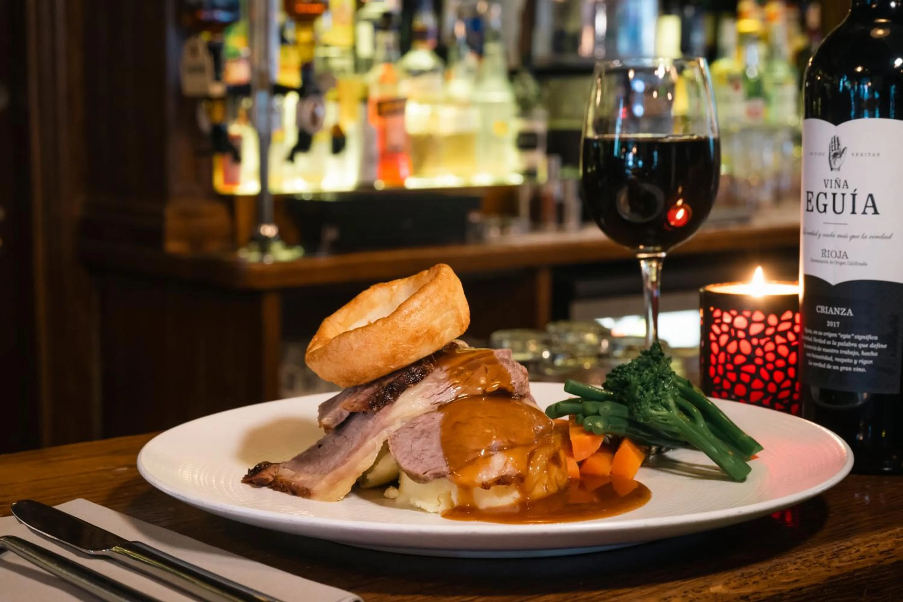 Food and drinks in Scott's Hotel