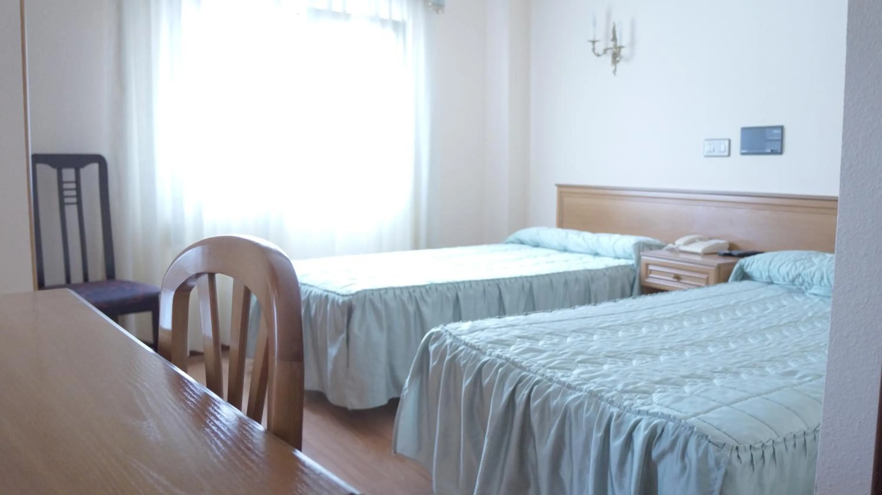 Photo of the whole room, Bed in Hotel Larry