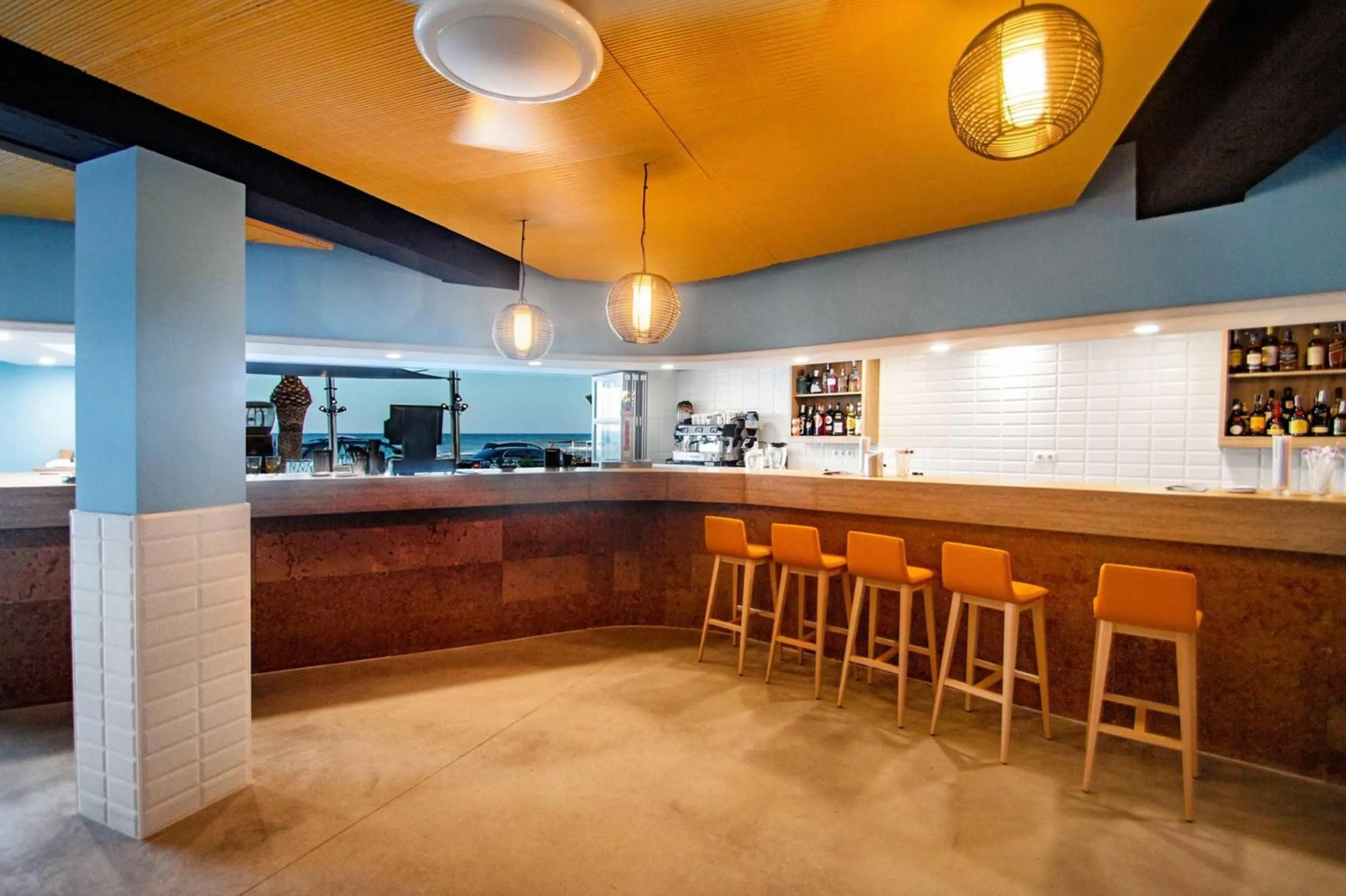 Lounge or bar in Hotel Servigroup Koral Beach 4 Sup