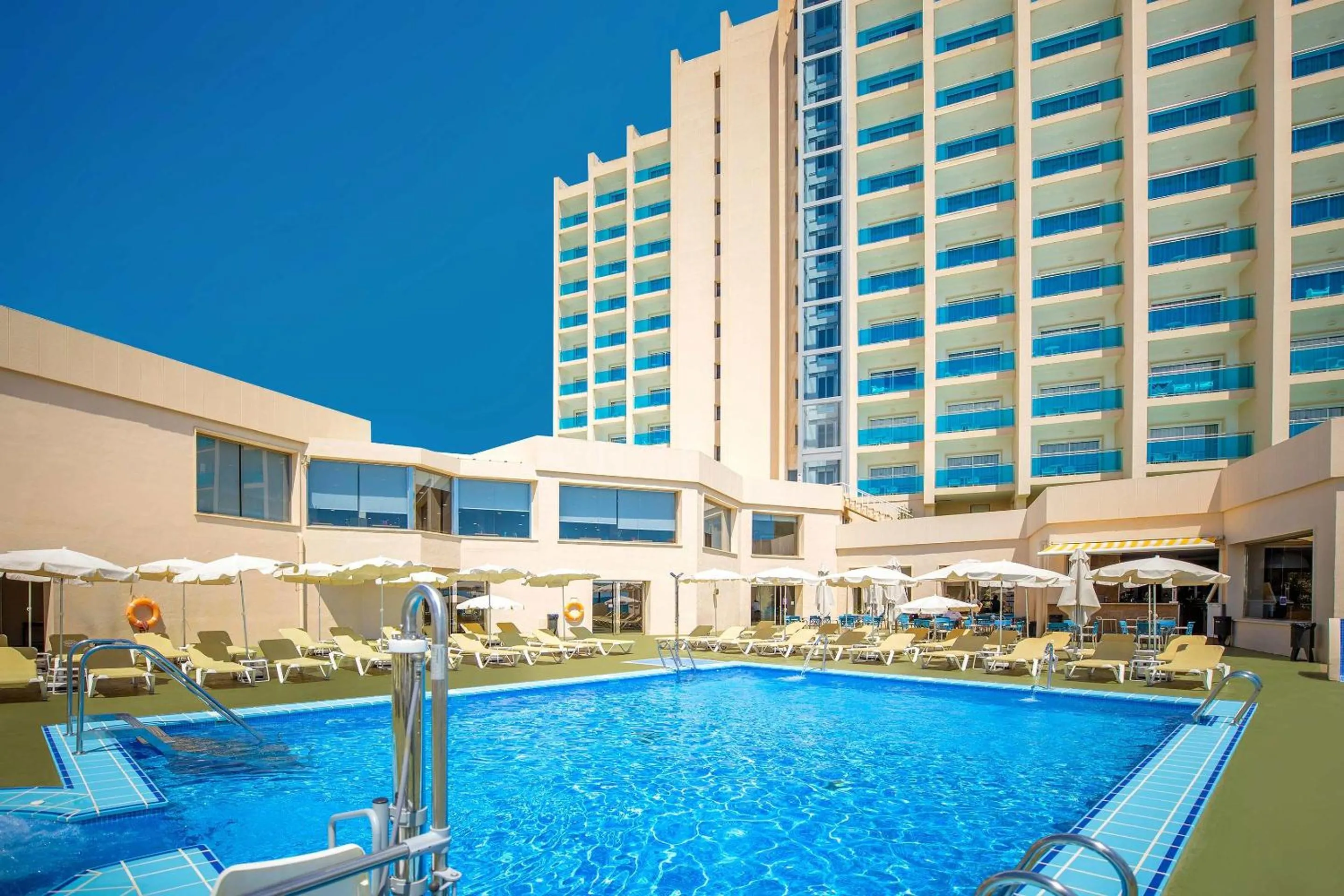 Swimming pool in Hotel Servigroup Koral Beach 4 Sup