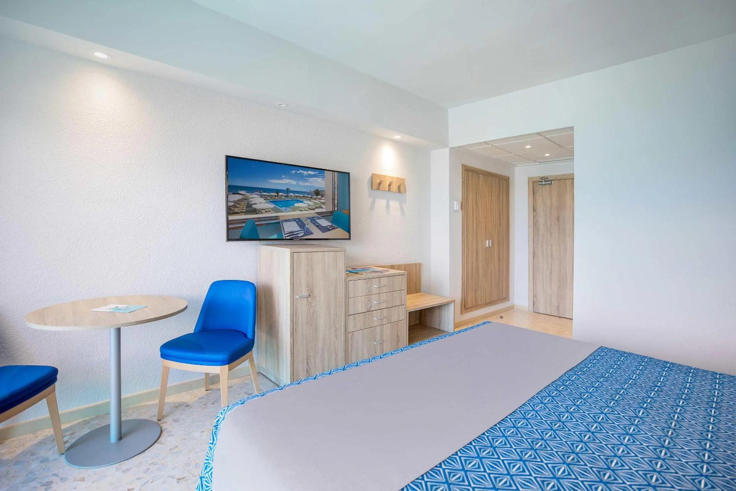 Photo of the whole room, Bed in Hotel Servigroup Koral Beach 4 Sup