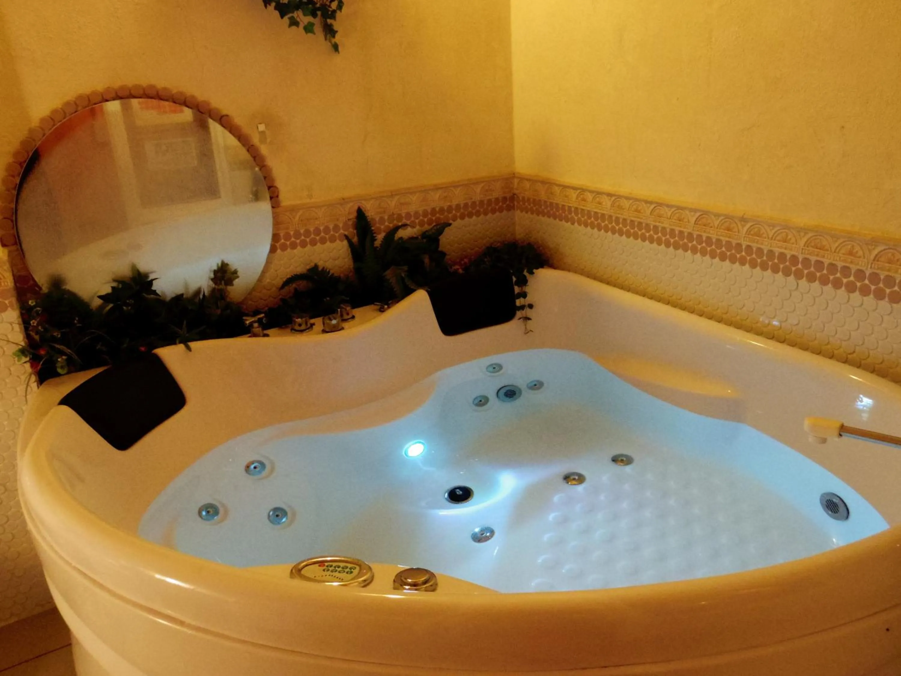 Hot Tub in Pension Yumekukan