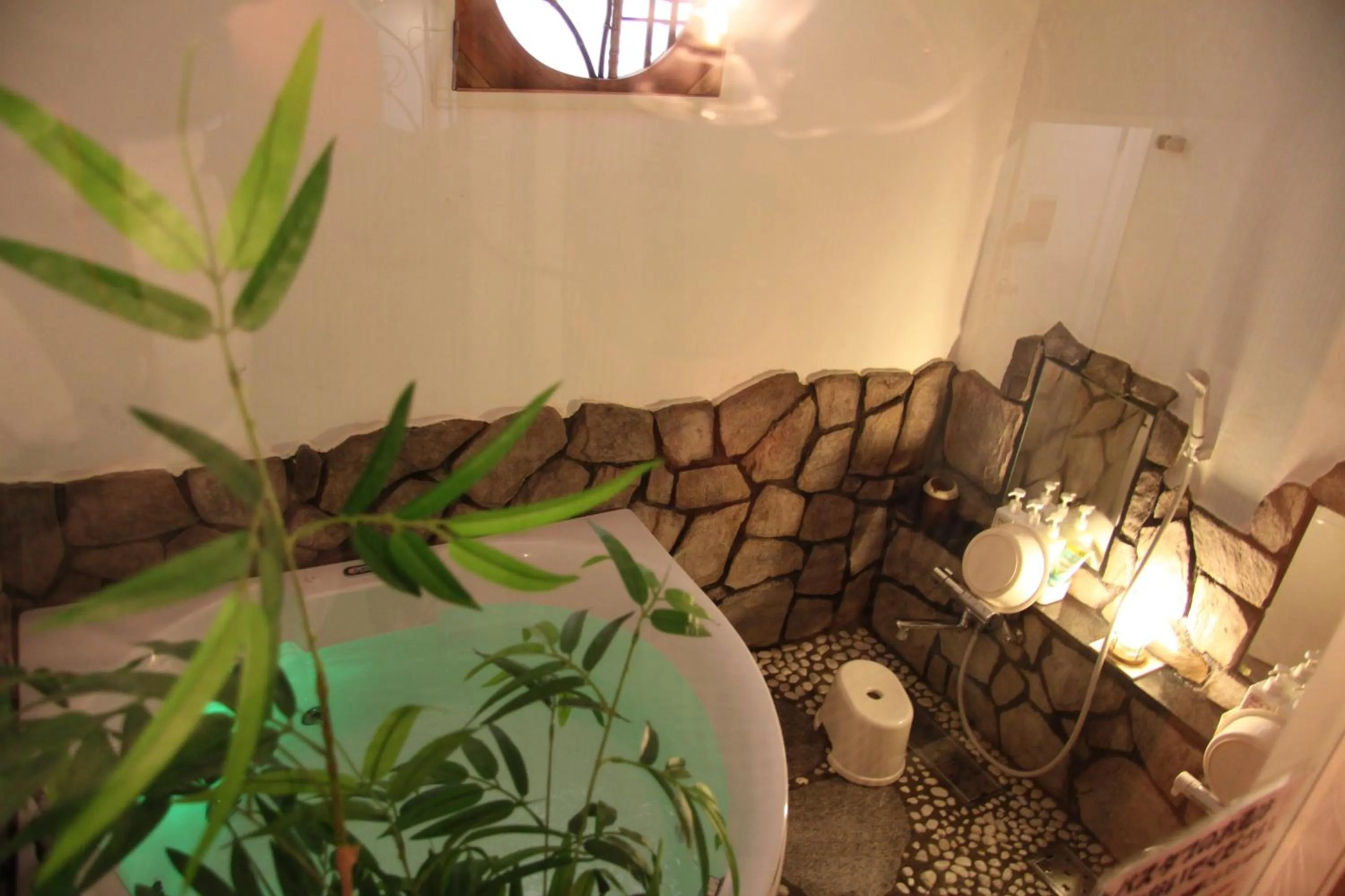 Hot Tub in Pension Yumekukan