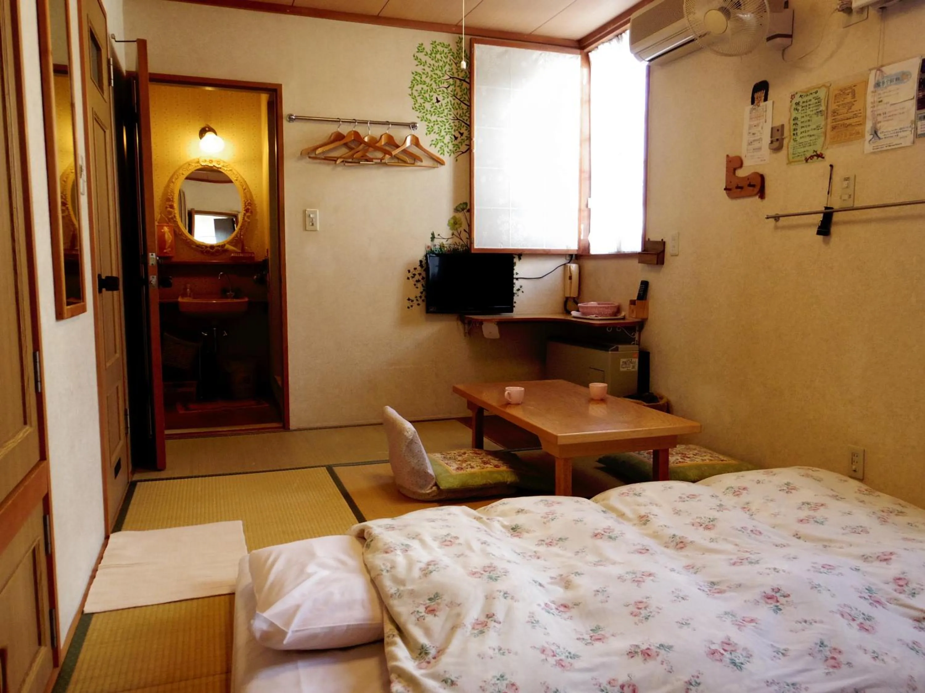 Toilet, Bed in Pension Yumekukan