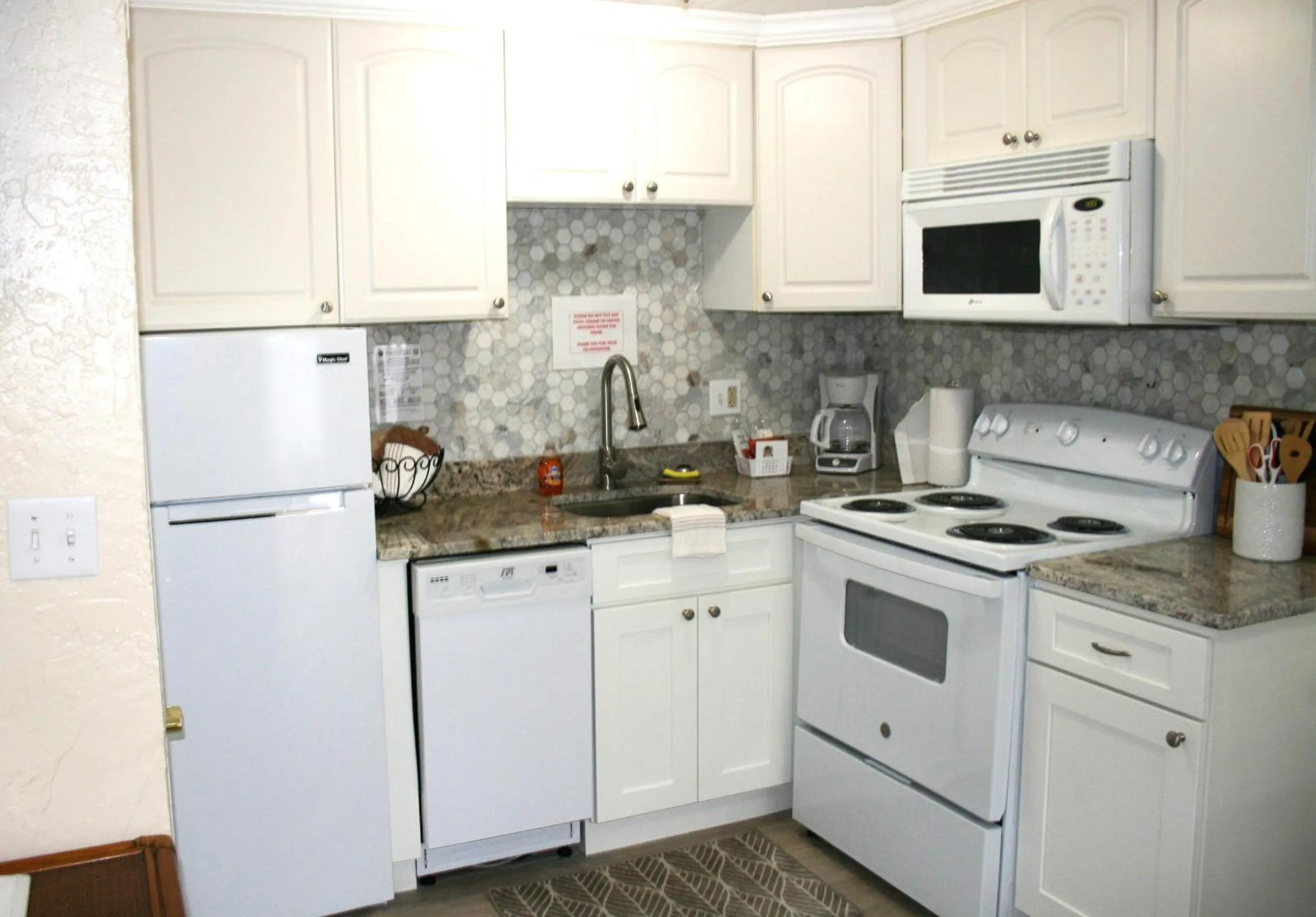 Kitchen or kitchenette in Pirates Pointe Resort