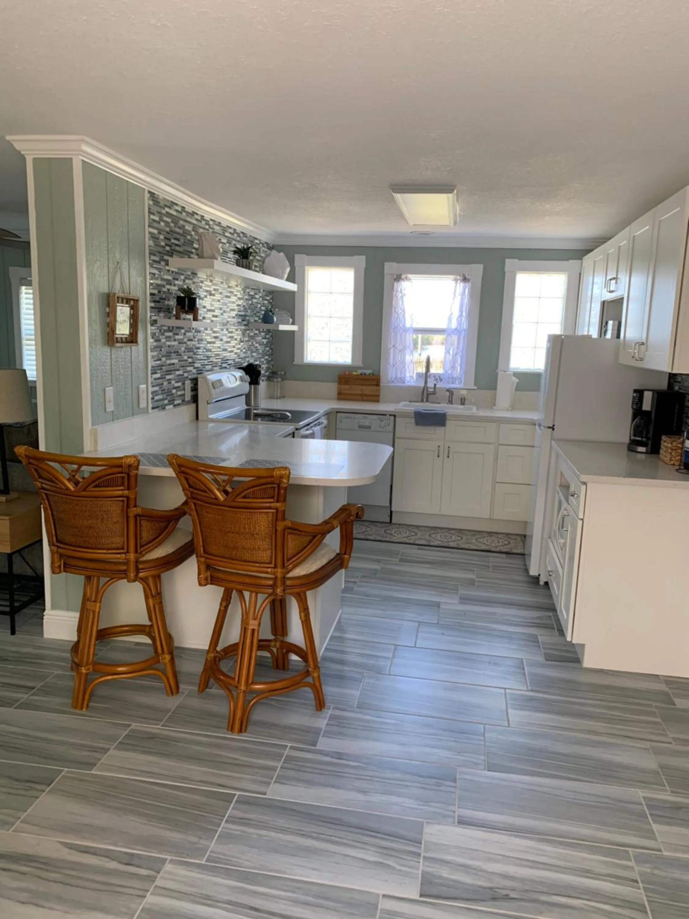 Kitchen or kitchenette in Pirates Pointe Resort