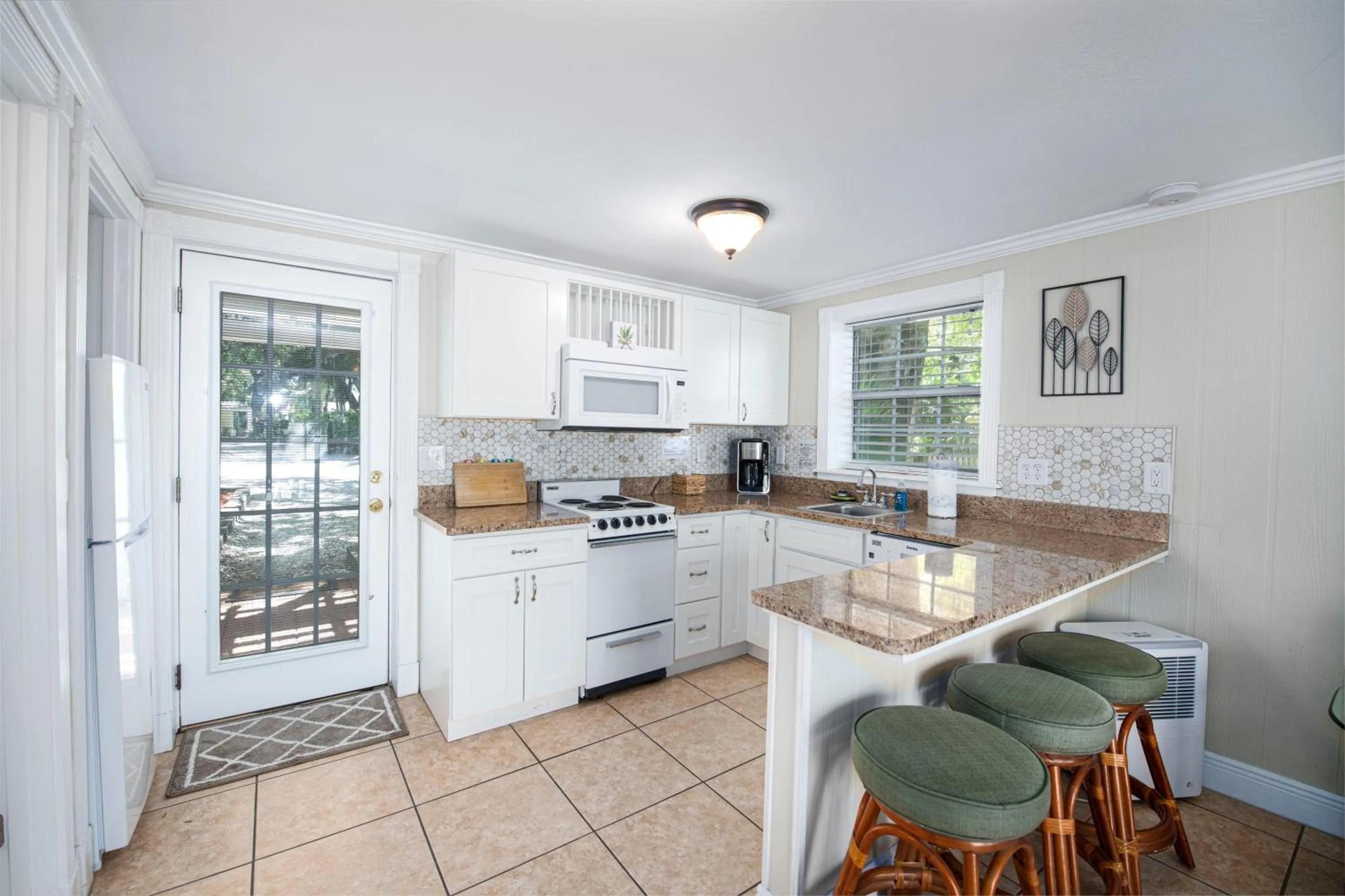Kitchen or kitchenette in Pirates Pointe Resort