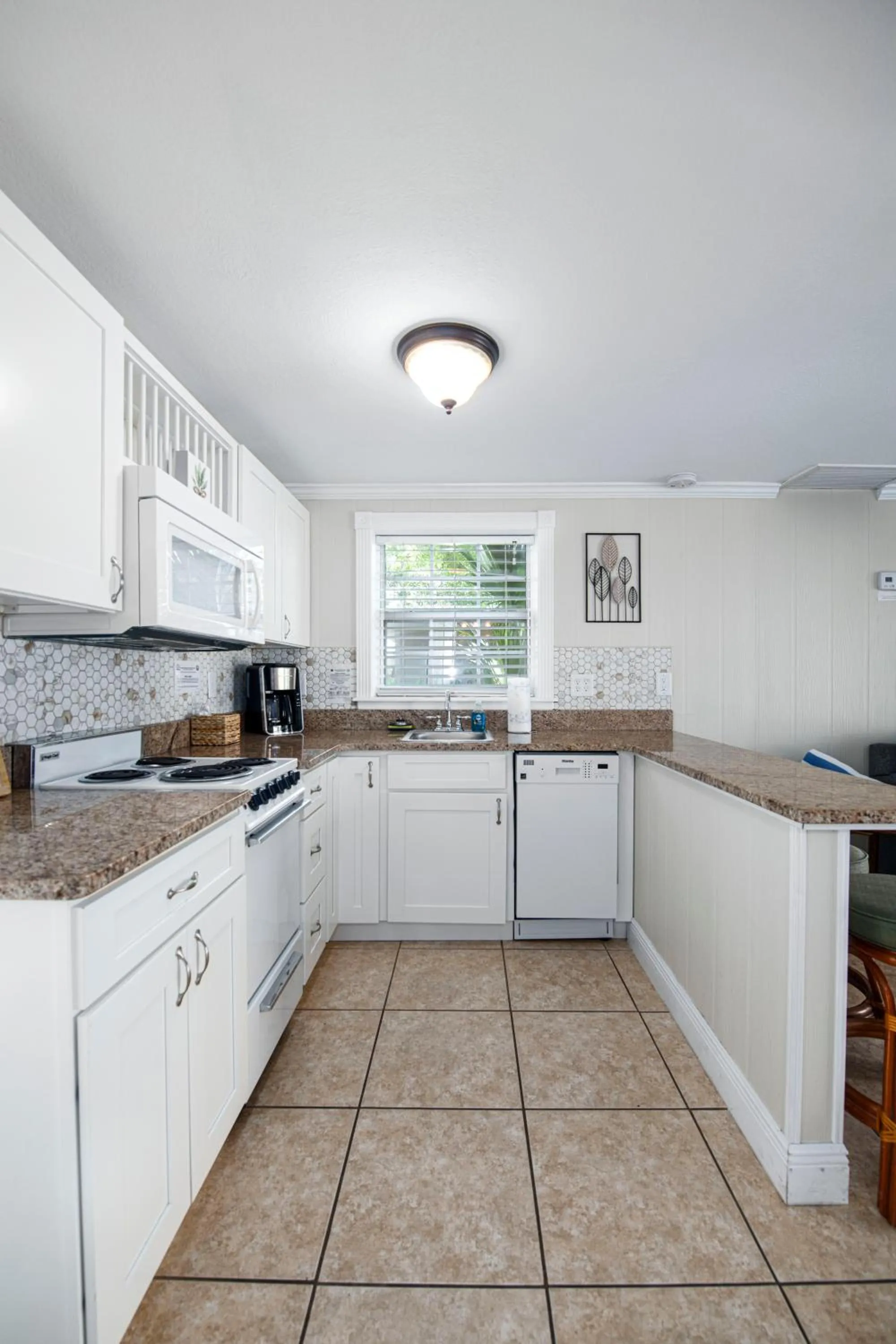 Kitchen or kitchenette in Pirates Pointe Resort