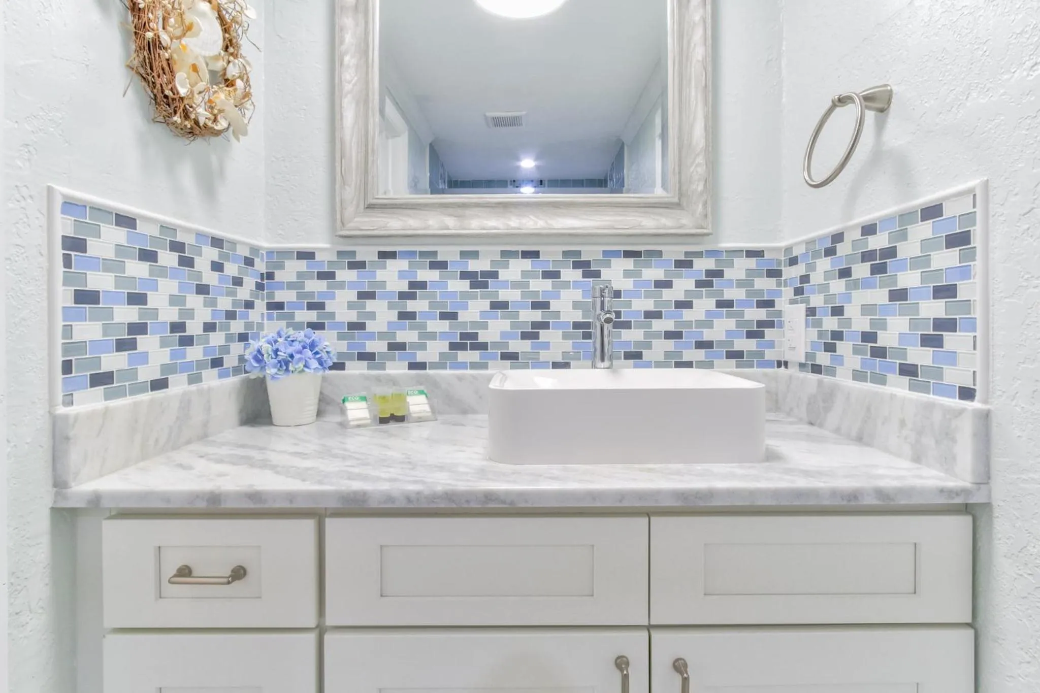 Bathroom in Pirates Pointe Resort