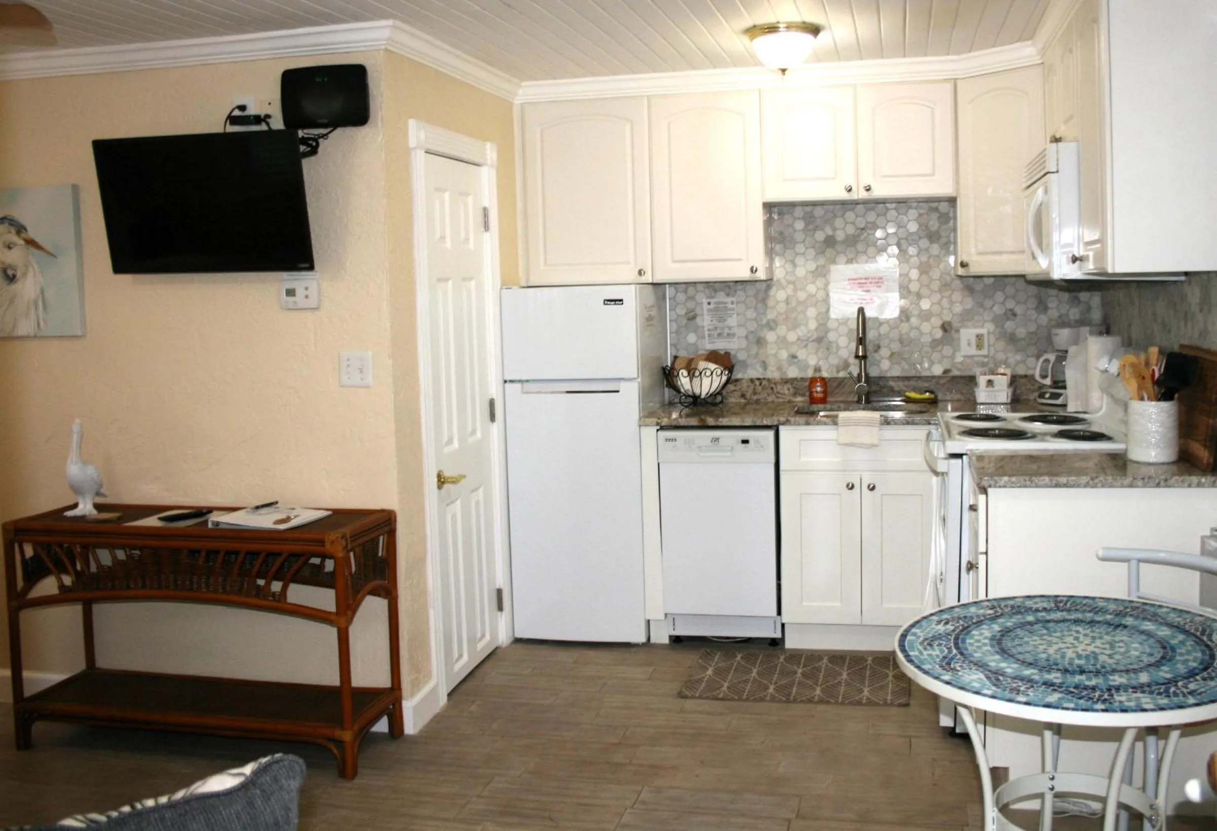 Kitchen or kitchenette in Pirates Pointe Resort