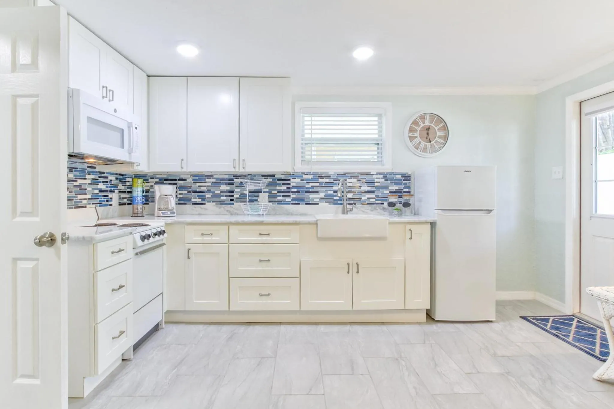 Kitchen or kitchenette in Pirates Pointe Resort