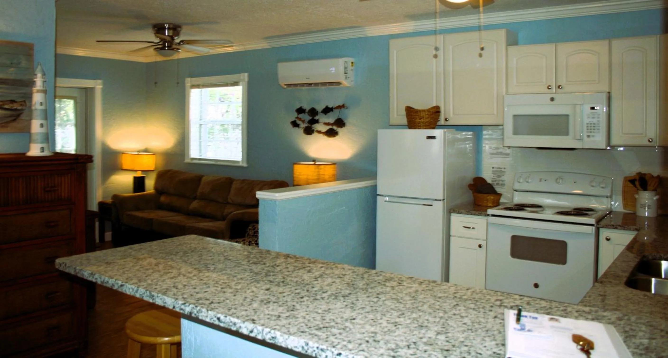 Kitchen or kitchenette in Pirates Pointe Resort