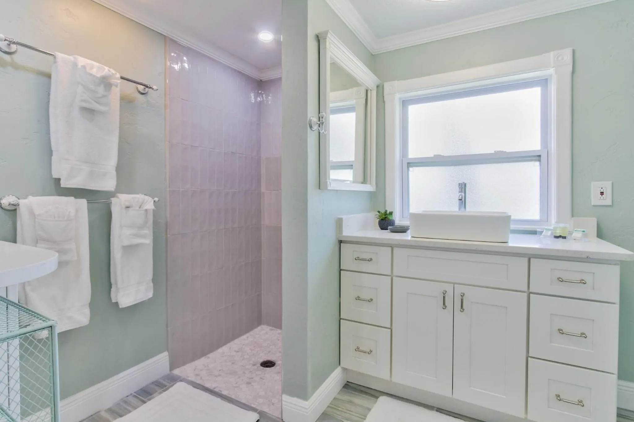 Bathroom in Pirates Pointe Resort