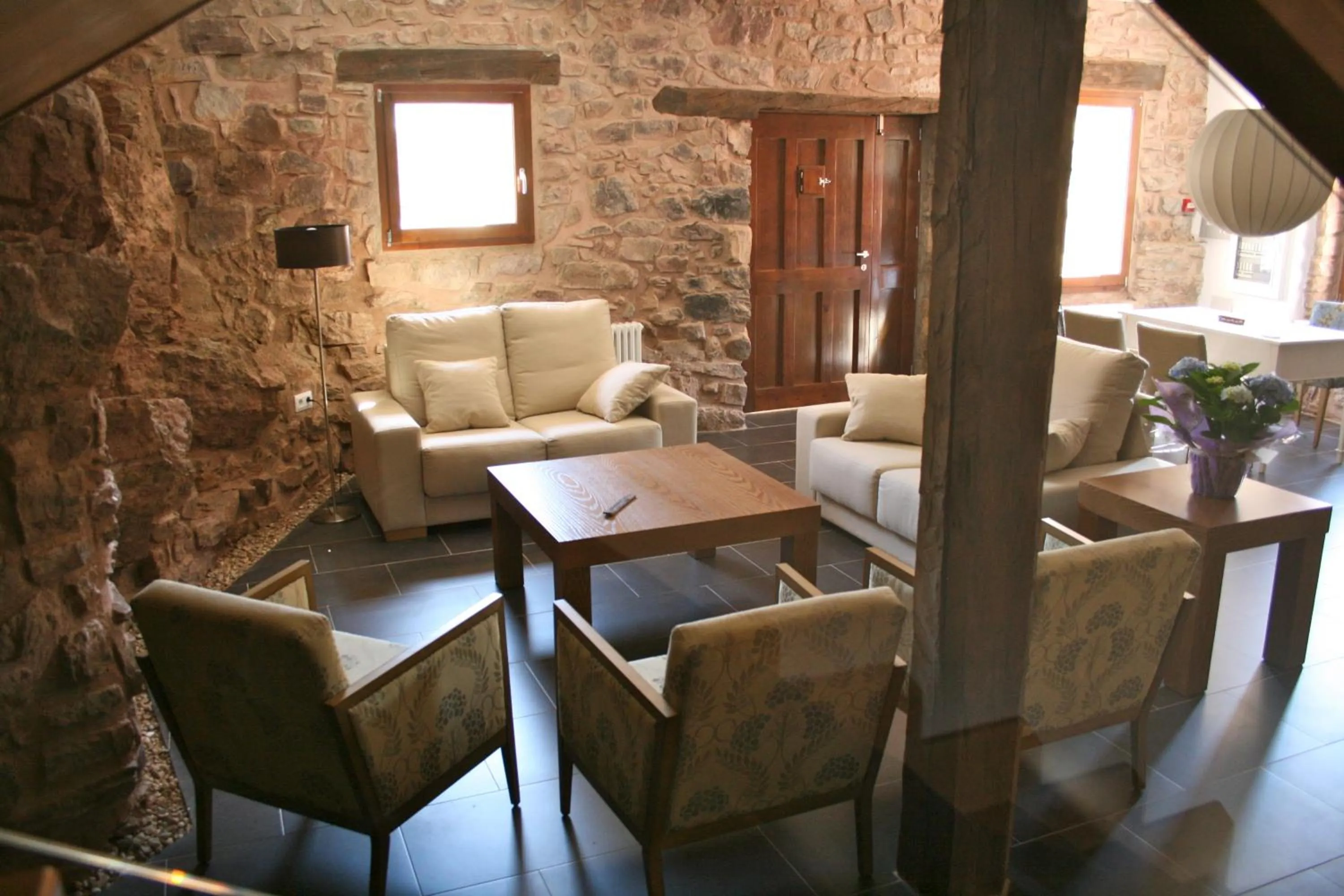 Lounge or bar in Posada Real La Almazuela