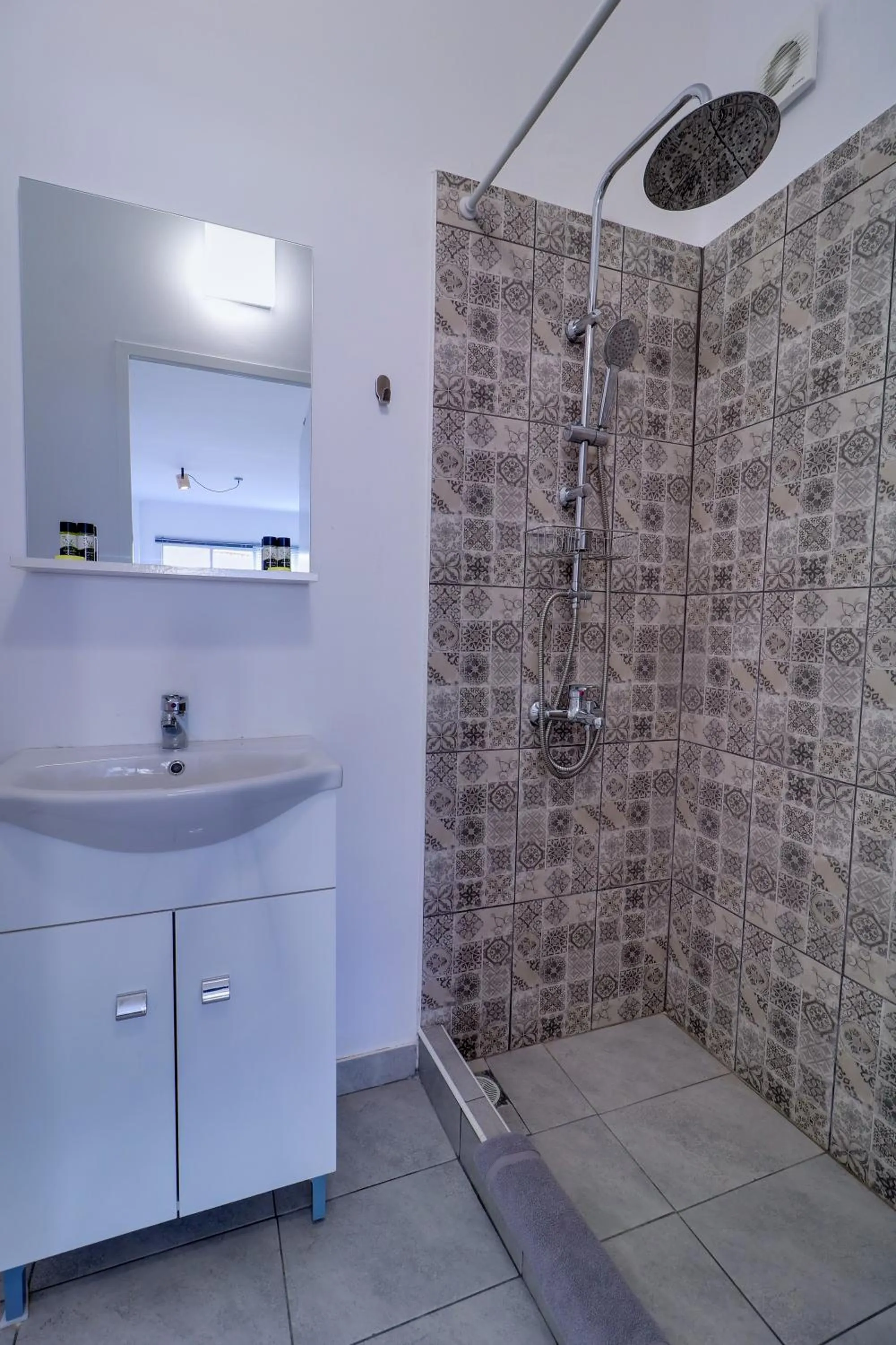 Bathroom in apartotel.acropolis.view