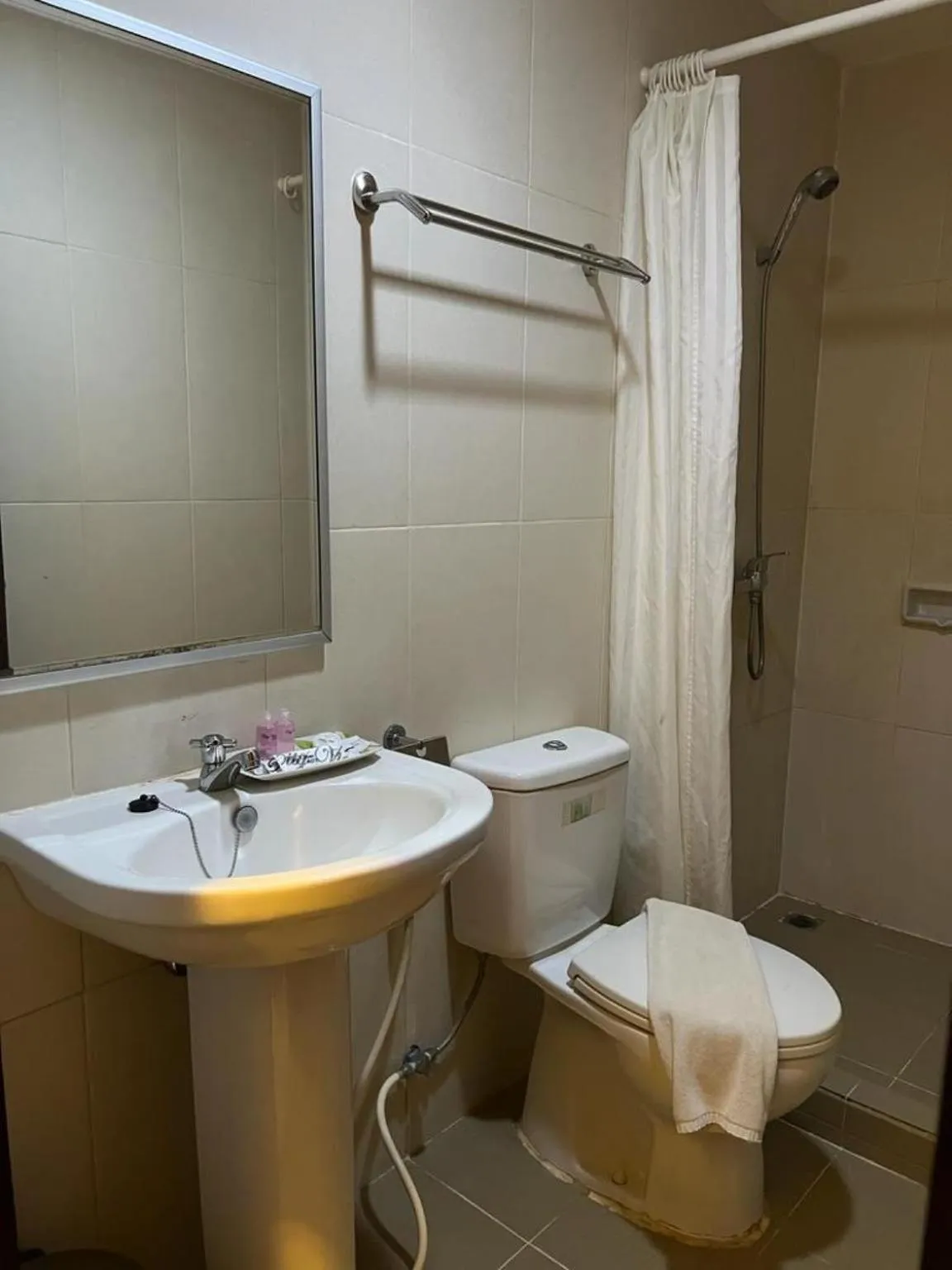 Bathroom in Hotel City View