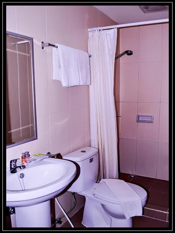 Bathroom in Hotel City View