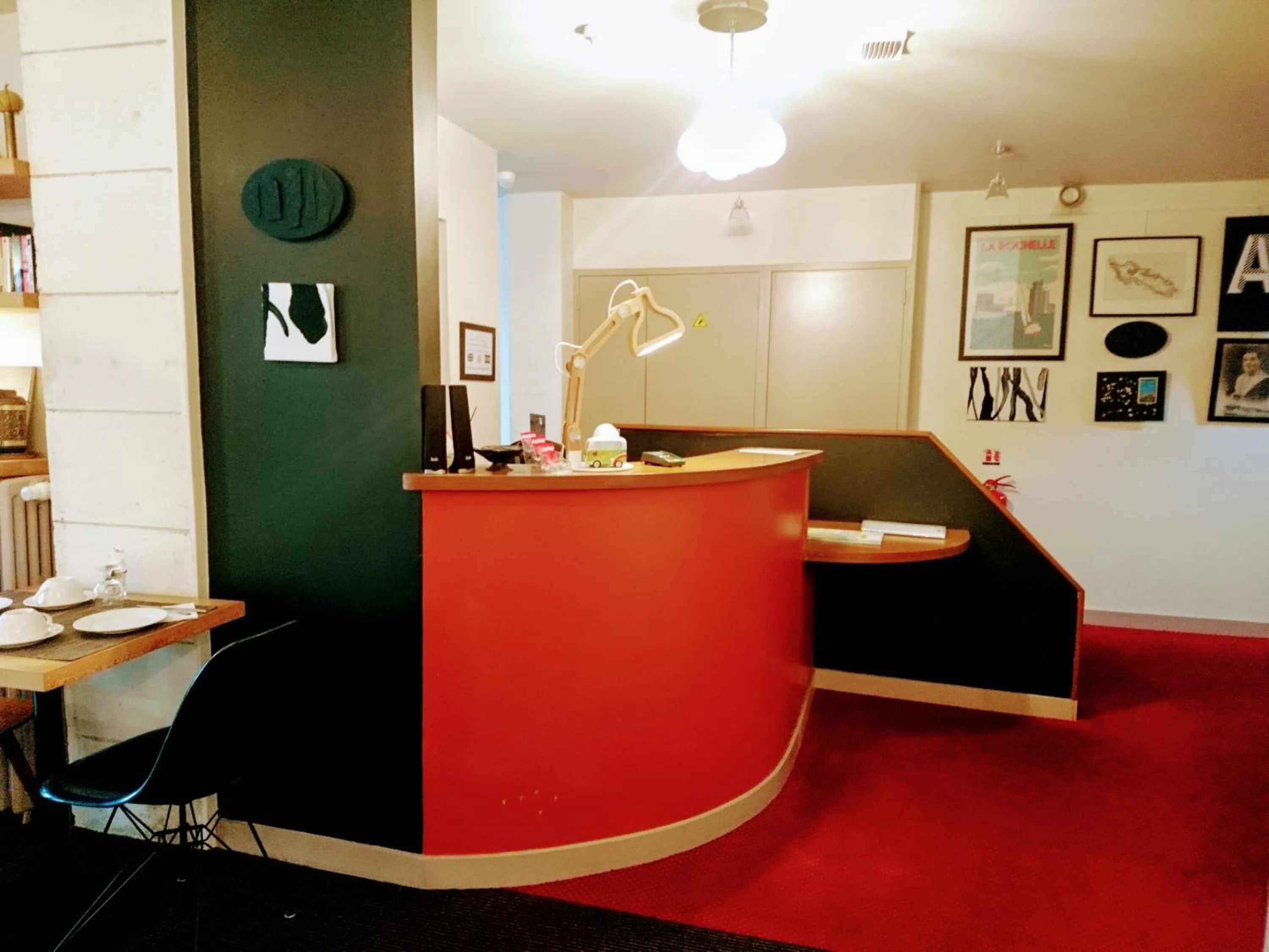 Lobby or reception in Accostage Hôtel Plage de la Concurrence