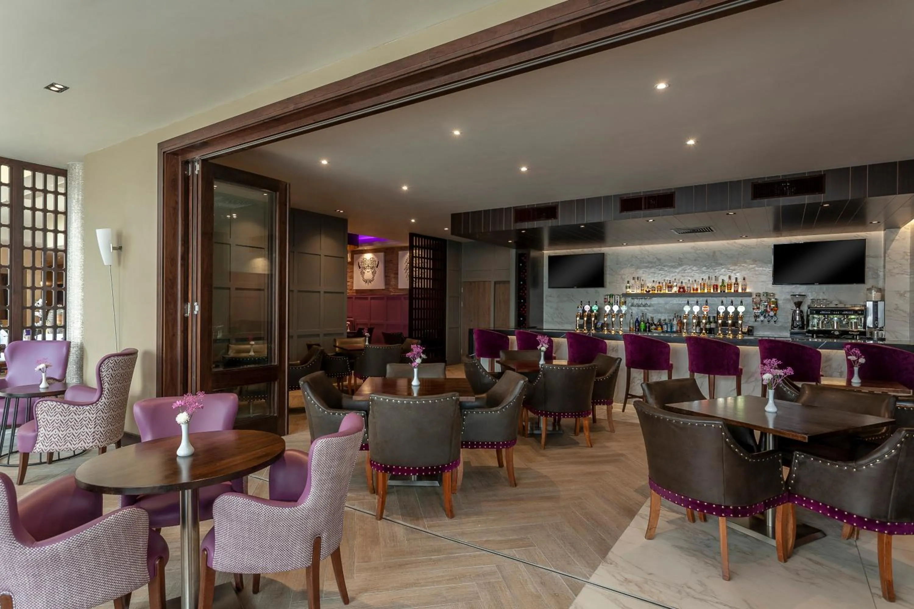 Restaurant/places to eat in Athlone Springs Hotel