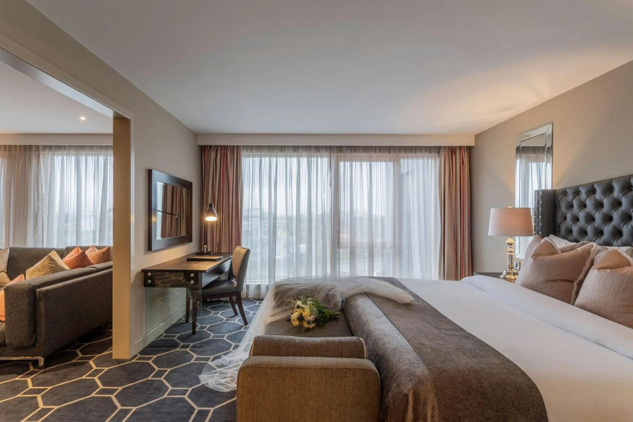 Bedroom, Bed in Athlone Springs Hotel