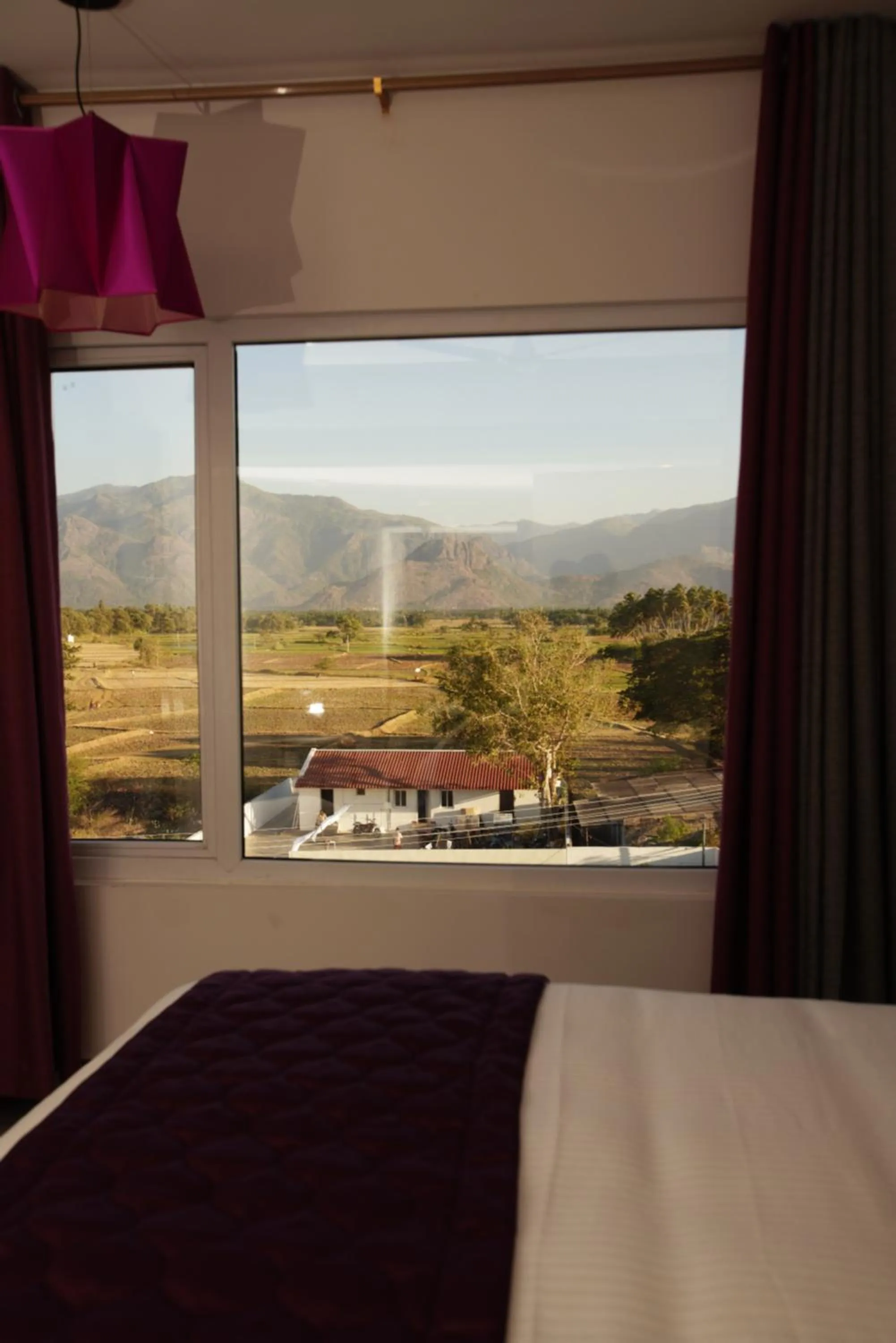 Mountain view, Bed in Hotel Visakka Palani