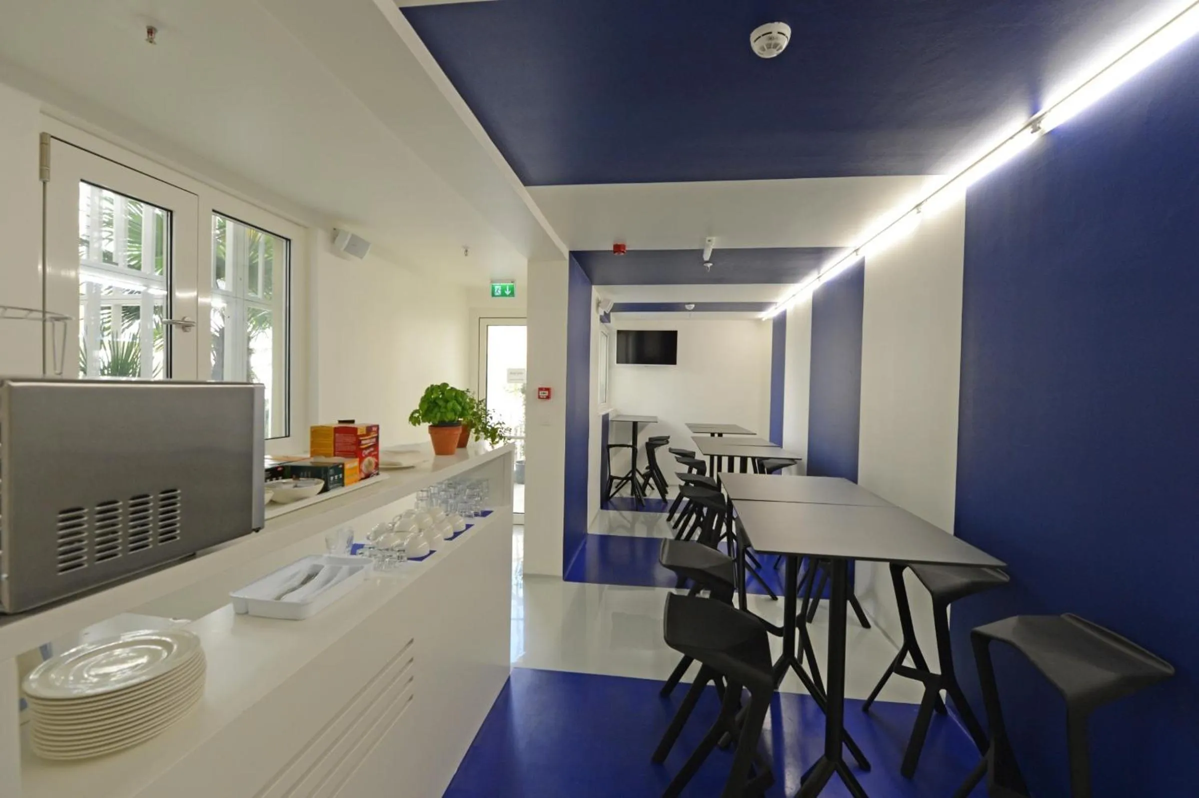 Restaurant/places to eat in Boutique Hostel Forum