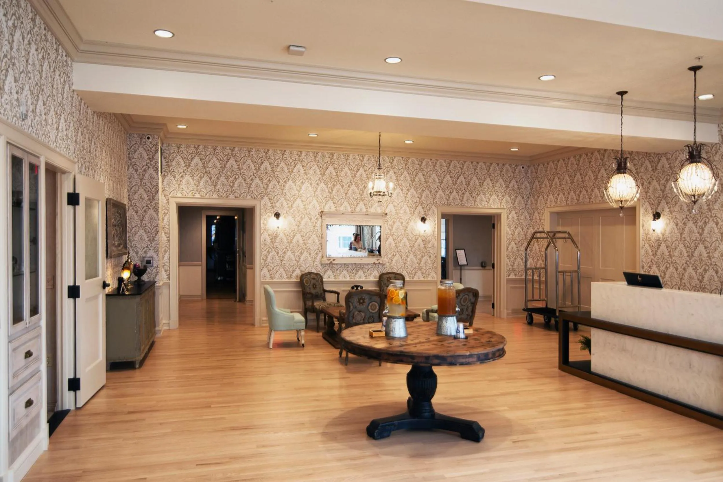 Lobby or reception in The Stella Hotel & Ballroom