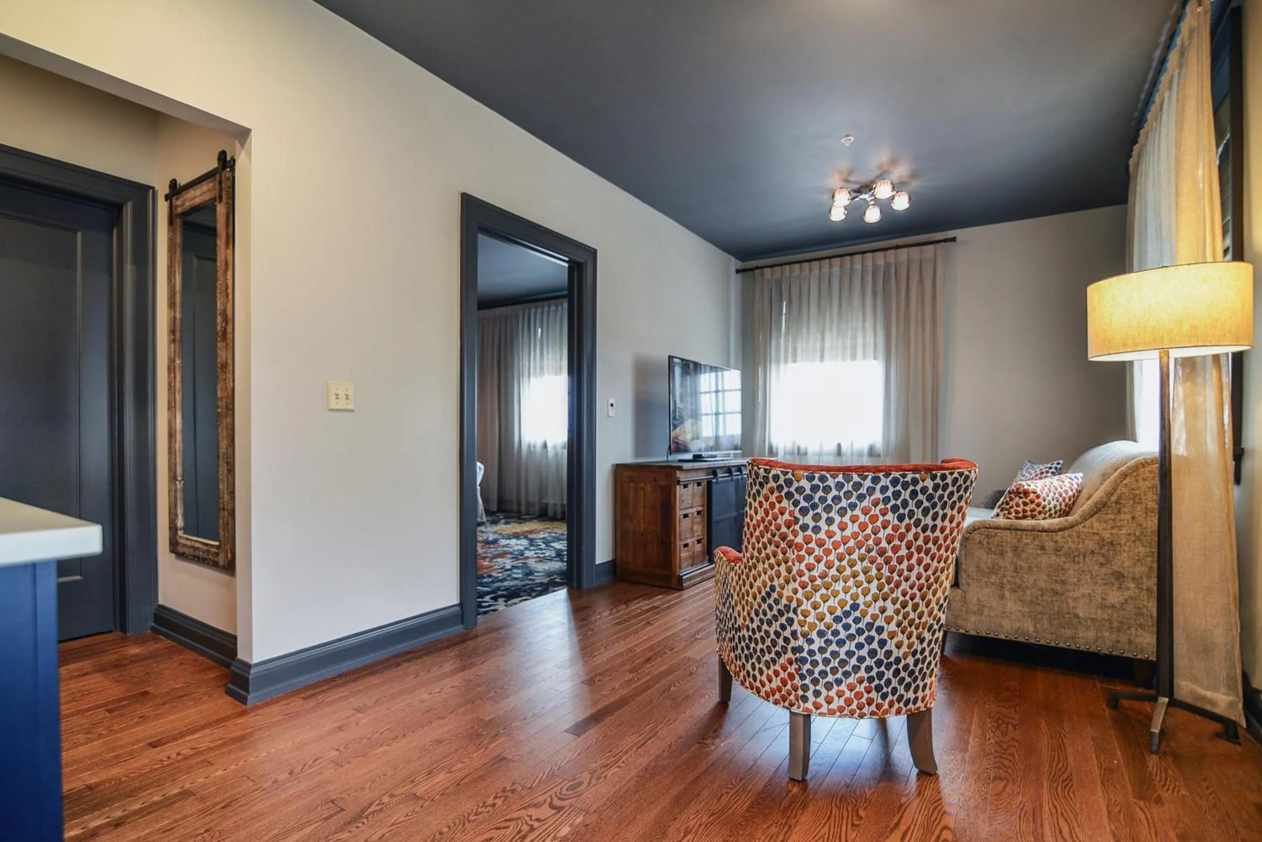 Living room, Bed in The Stella Hotel & Ballroom