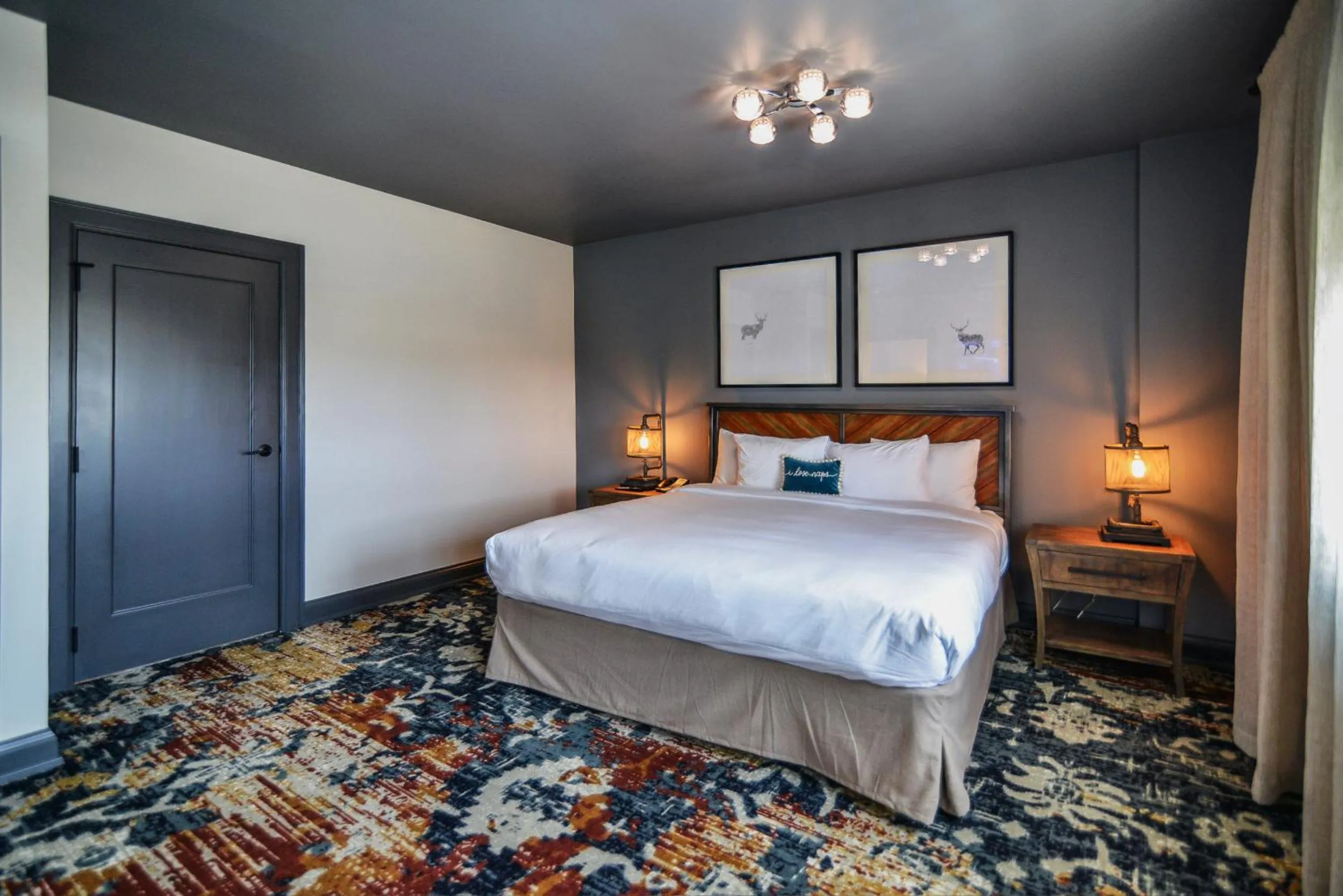 Bed in The Stella Hotel & Ballroom