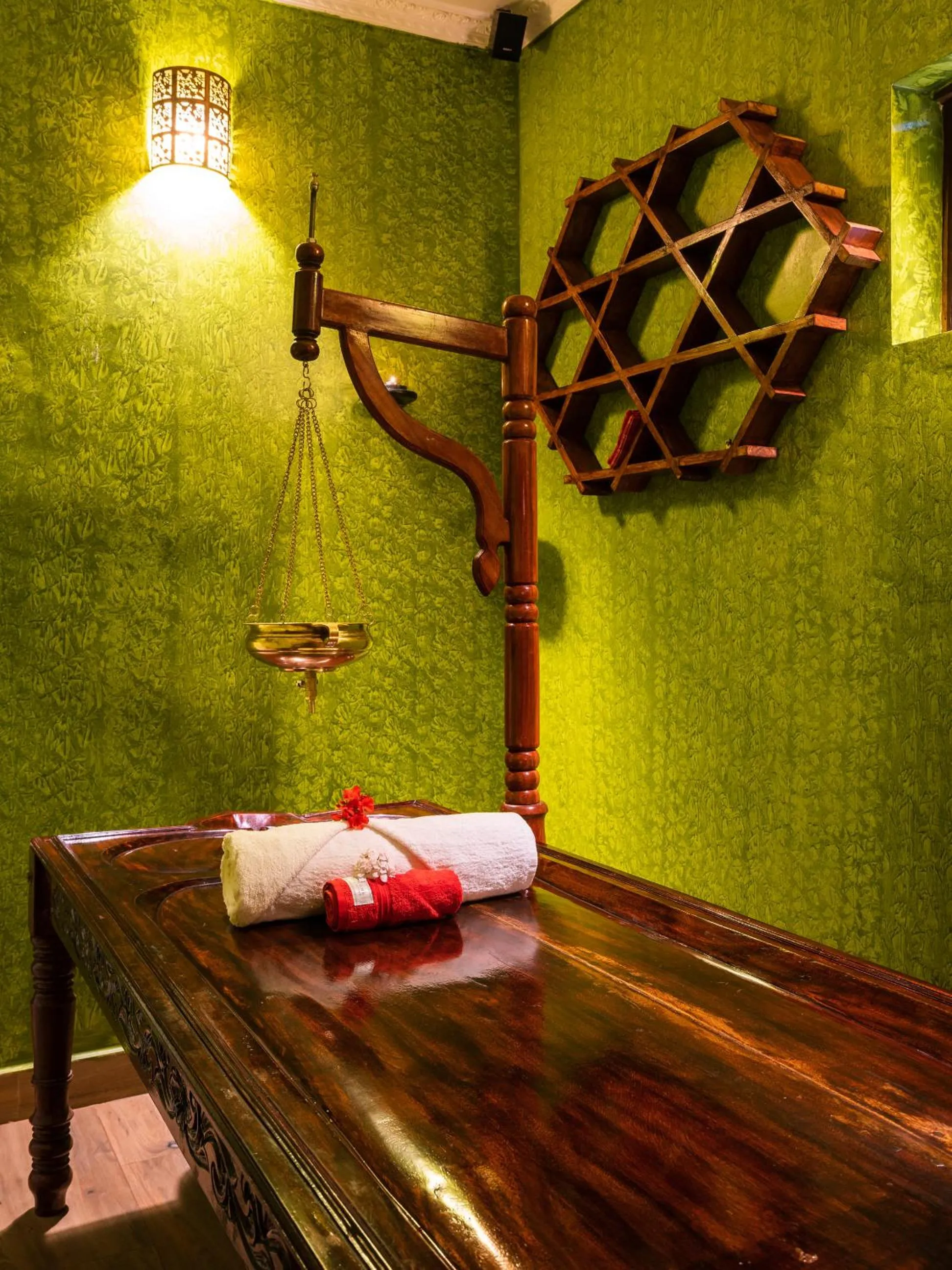 Massage in Fun Retreat Resort, Hotel and Ayurveda Spa