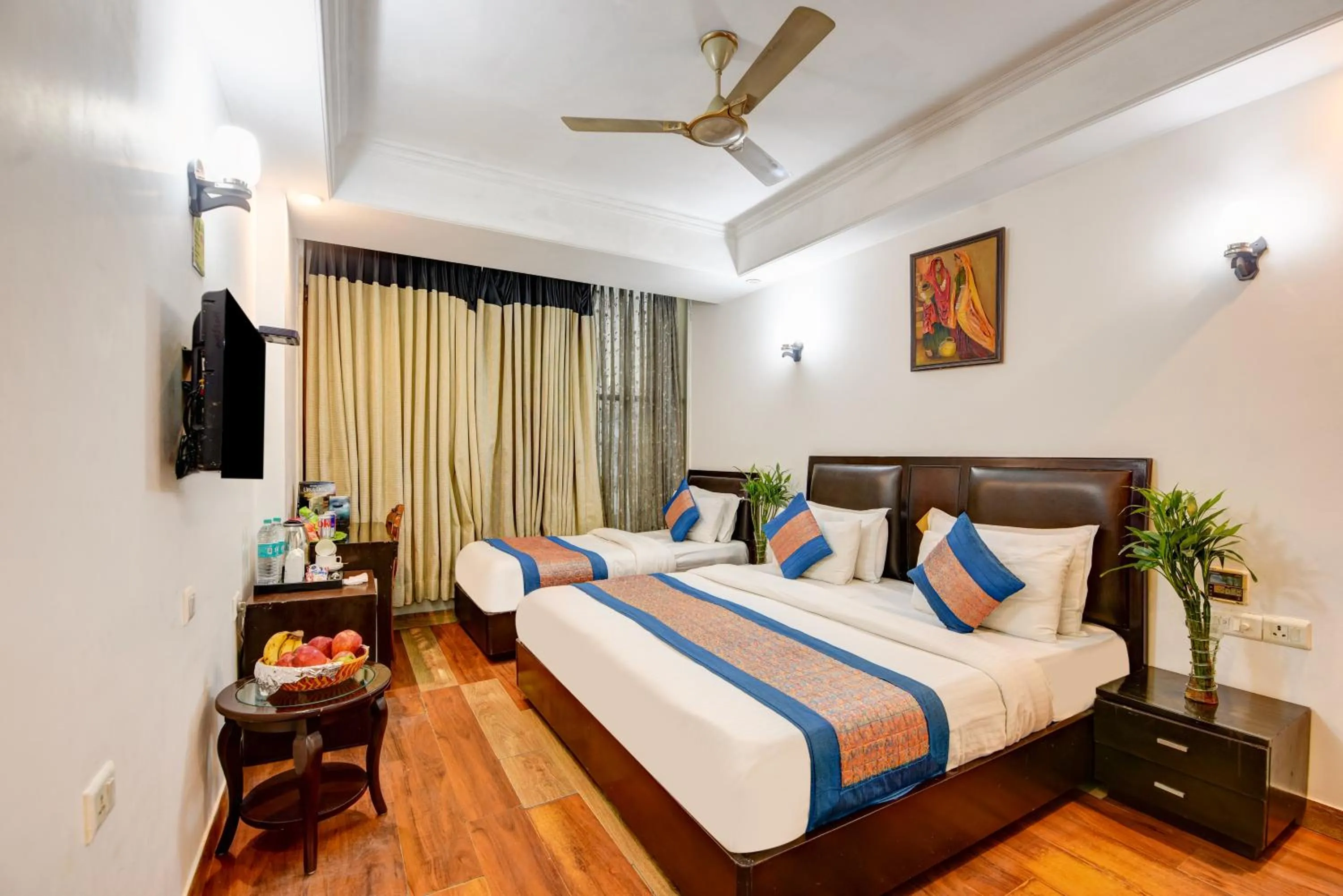 Bedroom, Bed in Airport Hotel Grand